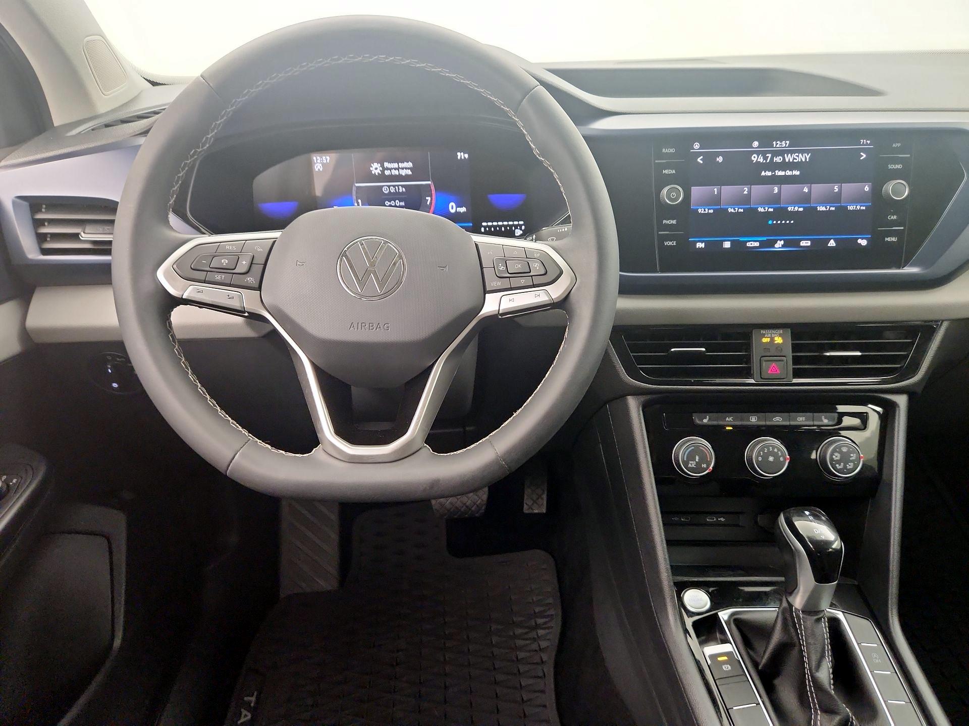 Thumbnail: 2023 Volkswagen Taos - 10