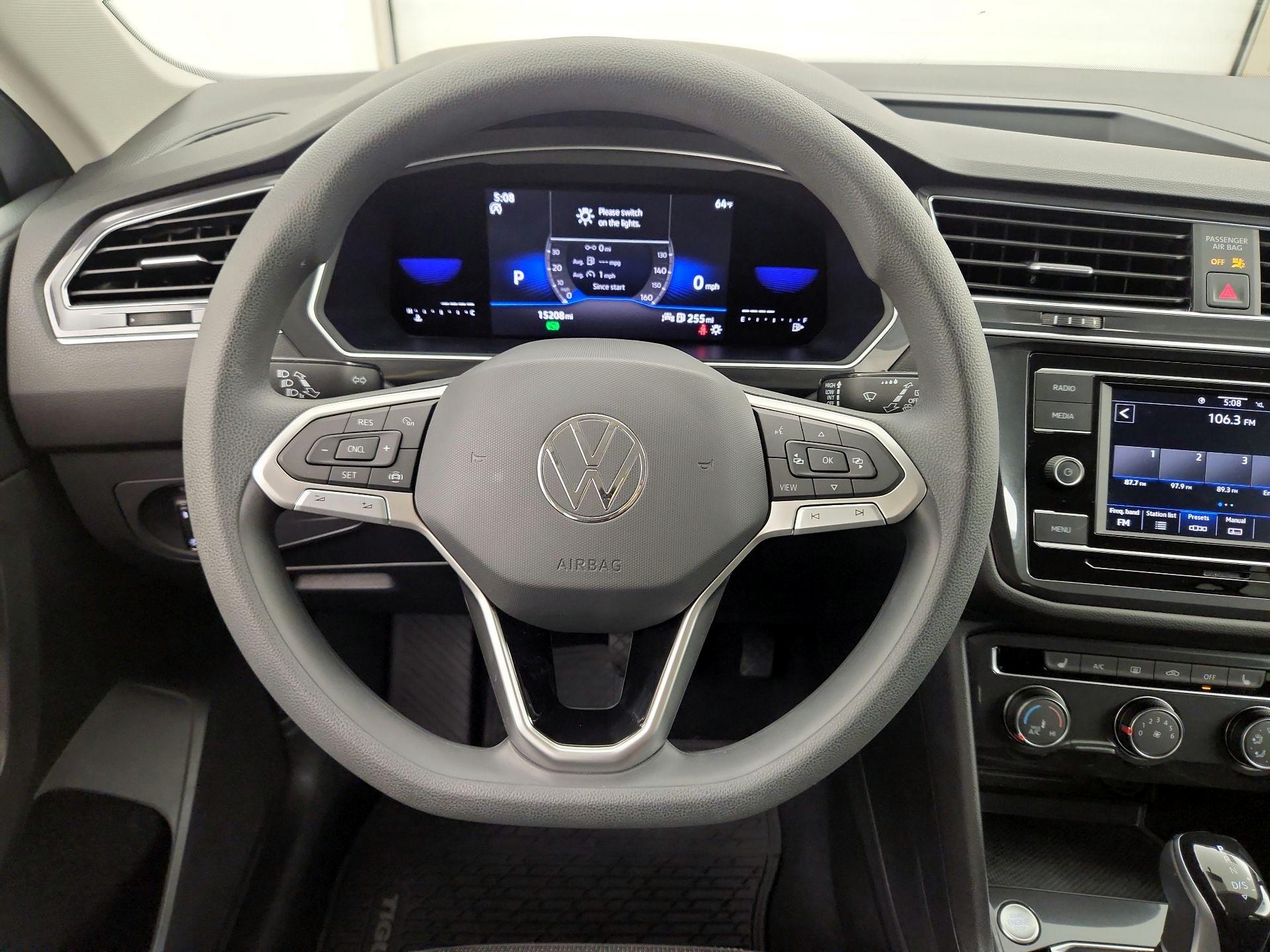 Thumbnail: 2022 Volkswagen Tiguan - 10