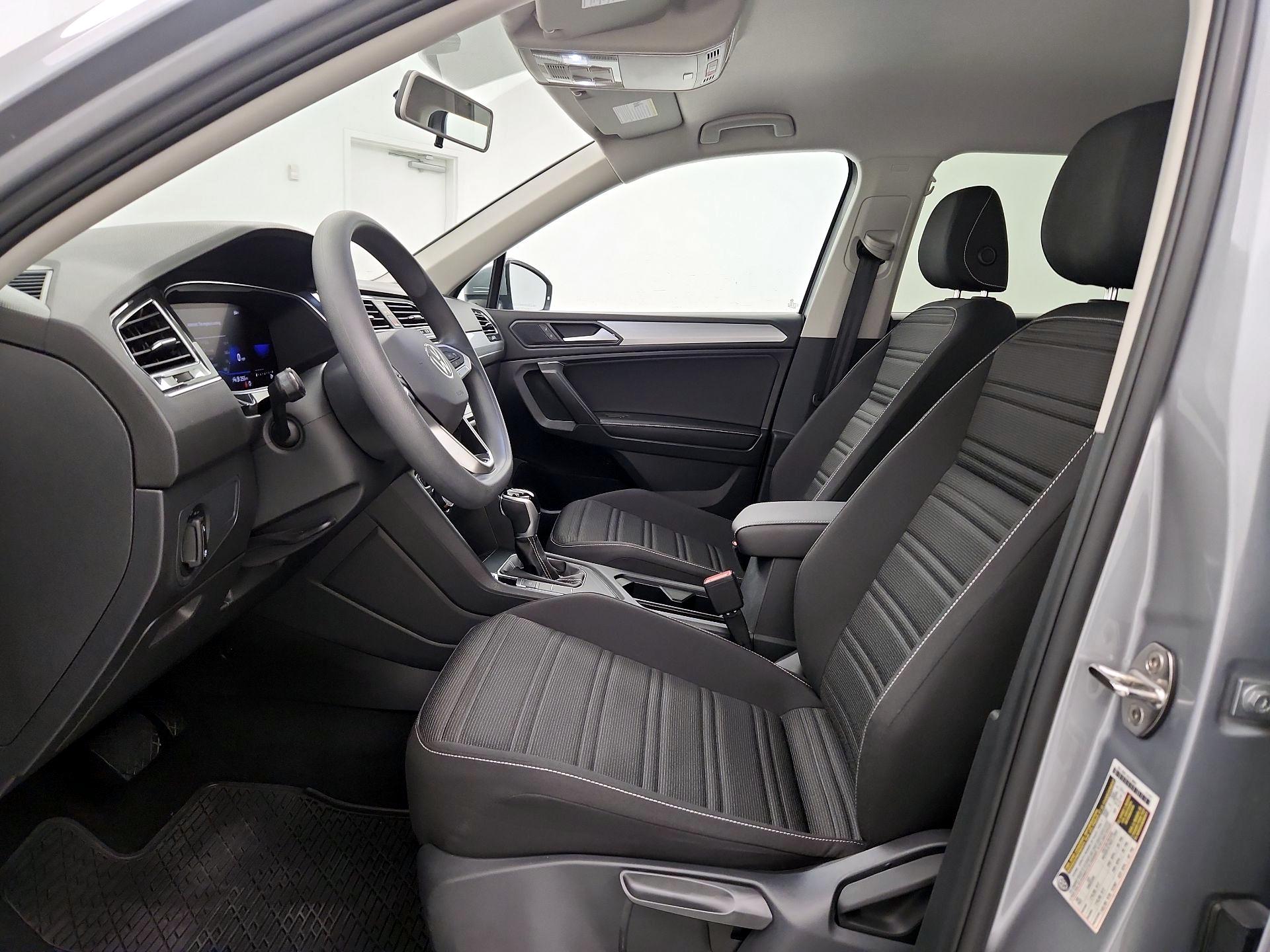 Thumbnail: 2022 Volkswagen Tiguan - 11