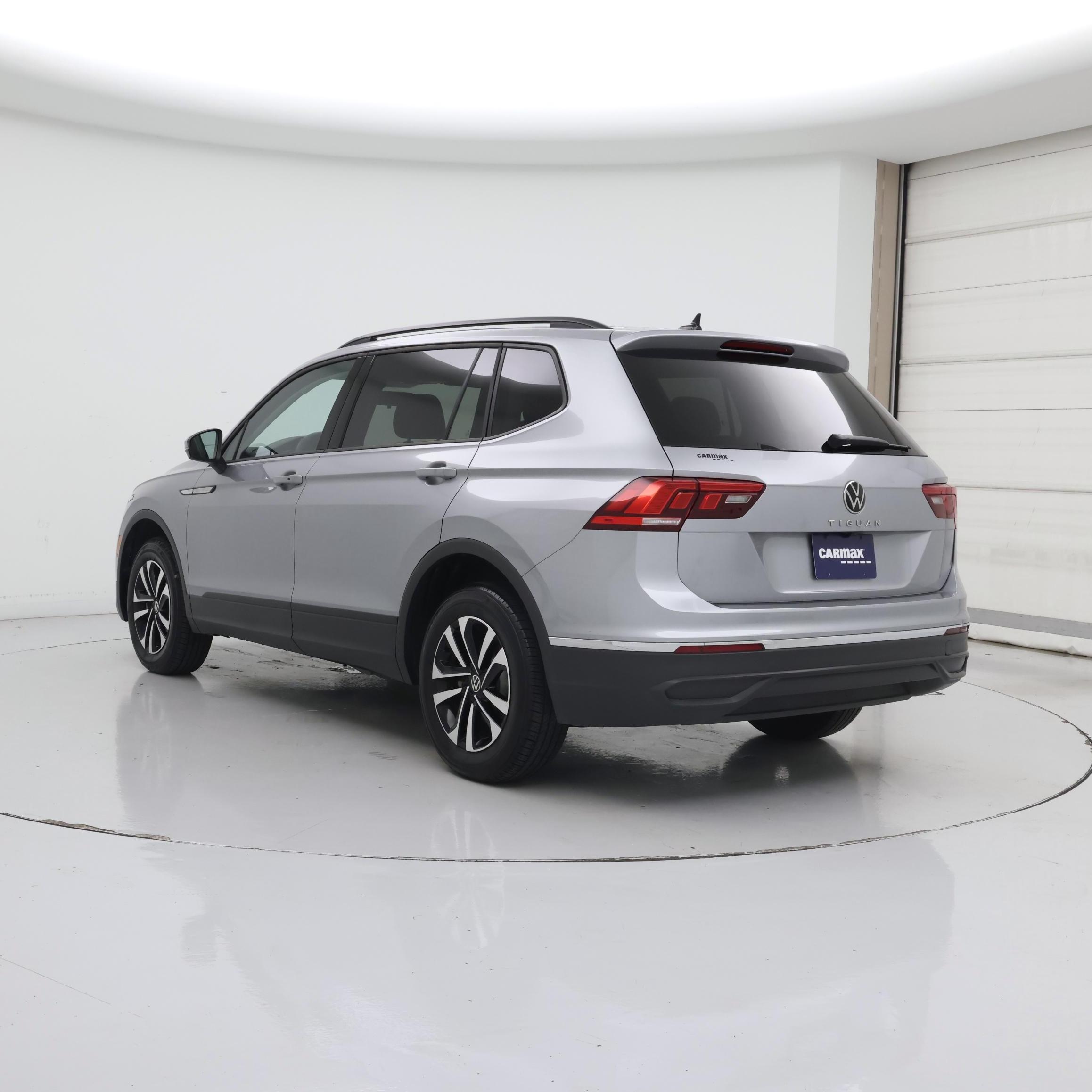 Thumbnail: 2022 Volkswagen Tiguan - 2