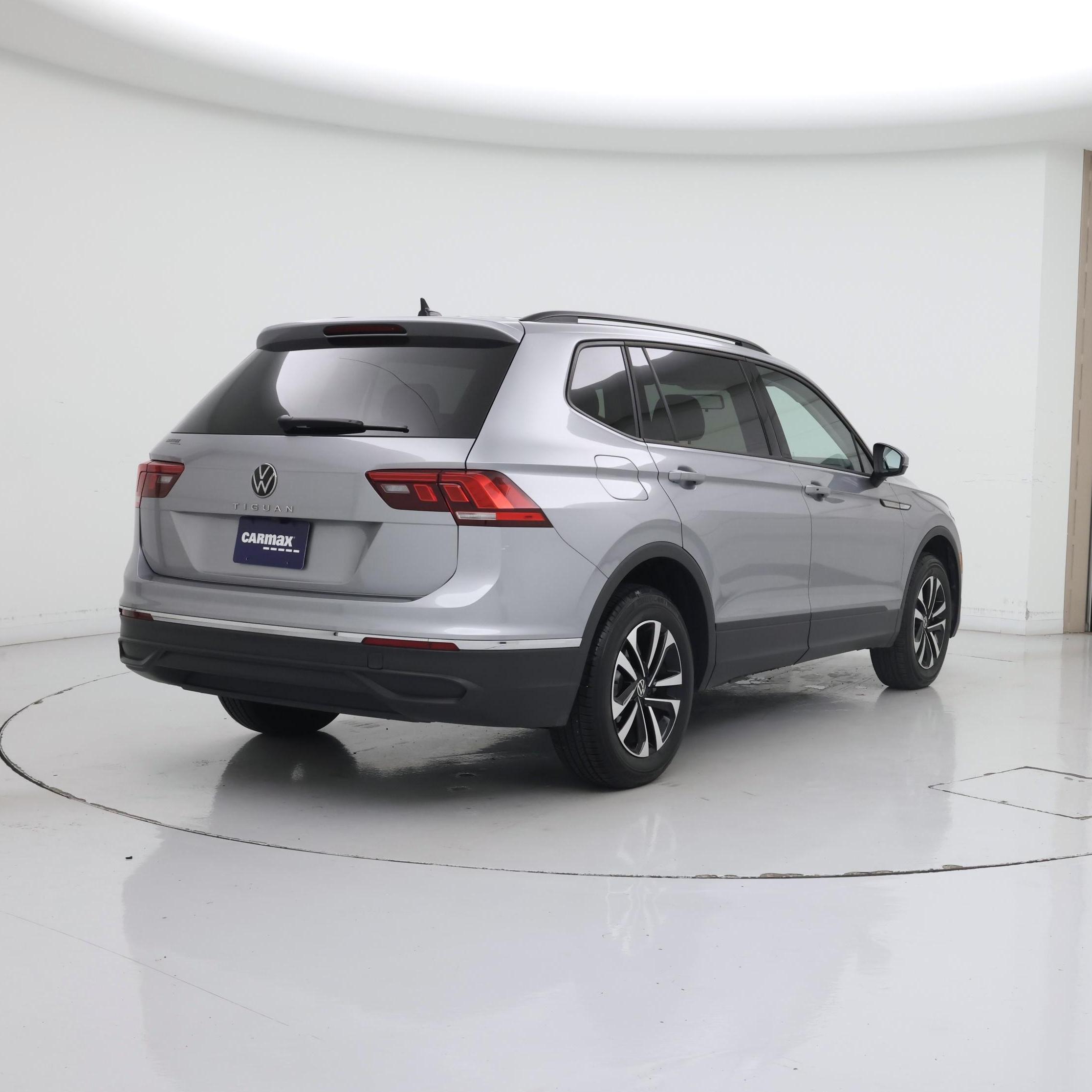Thumbnail: 2022 Volkswagen Tiguan - 8