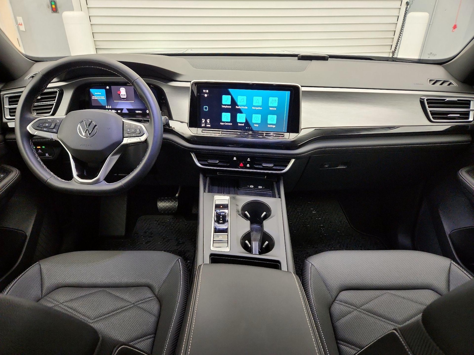 2025 Volkswagen Atlas Cross Sport SE - Photo 10