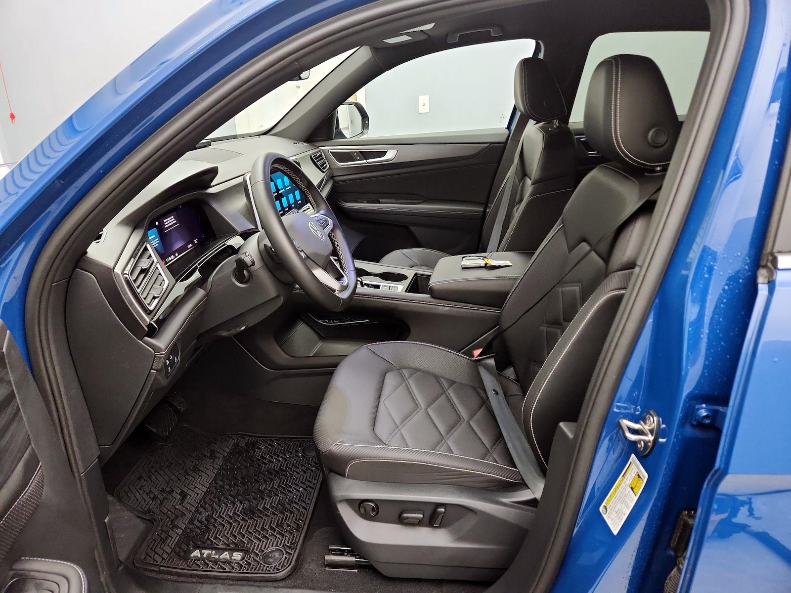 2025 Volkswagen Atlas Cross Sport SE - Photo 12