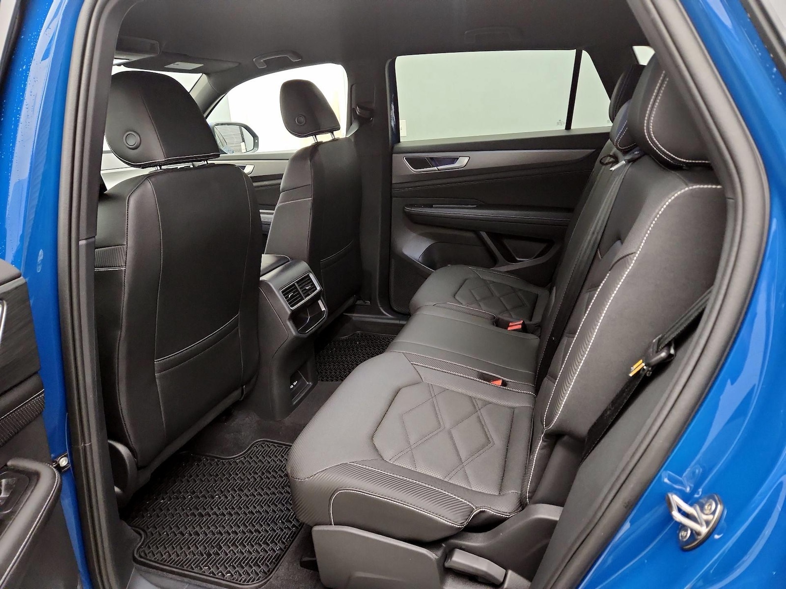 2025 Volkswagen Atlas Cross Sport SE - Photo 20