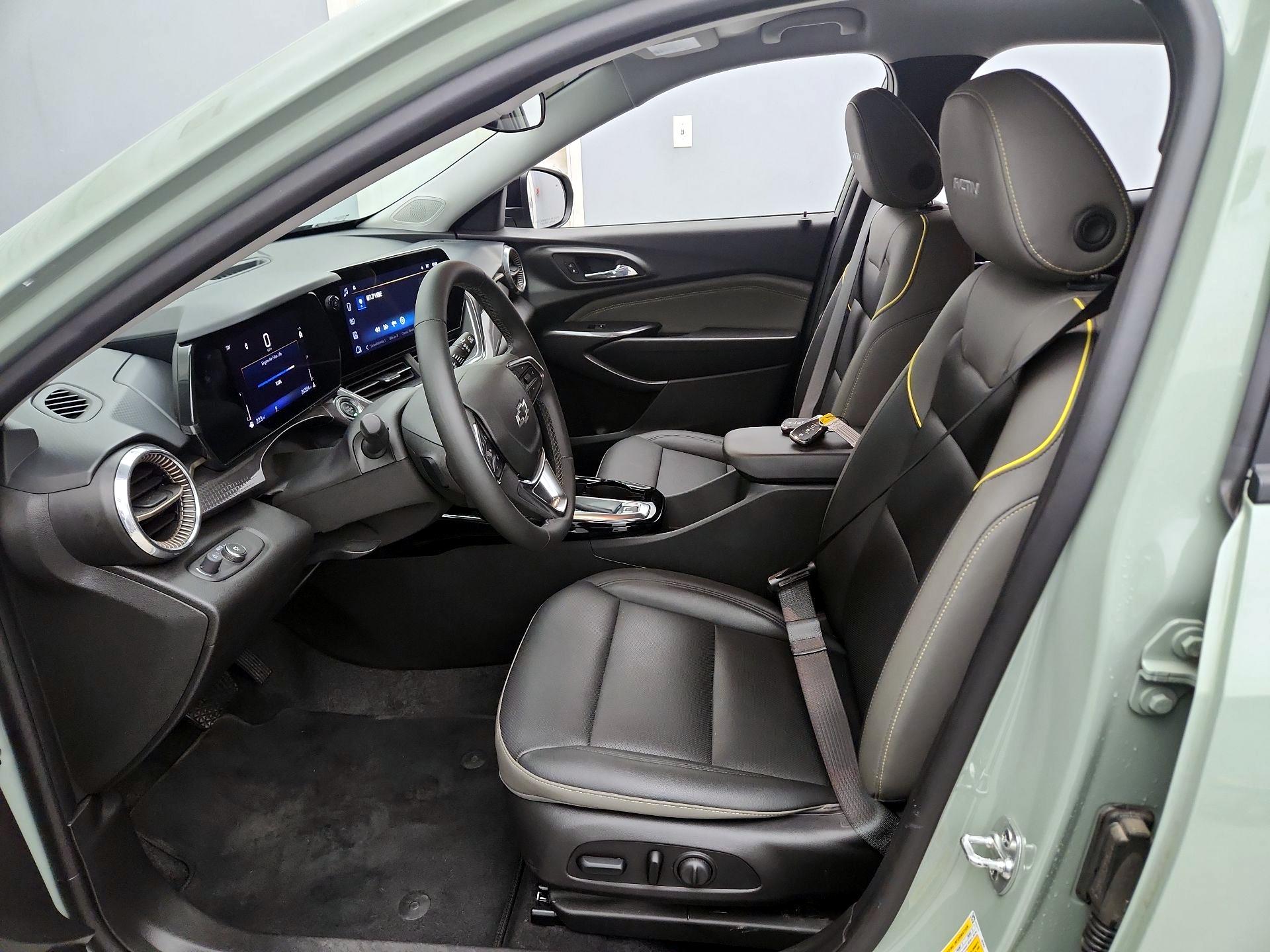Thumbnail: 2025 Chevrolet Trax - 11