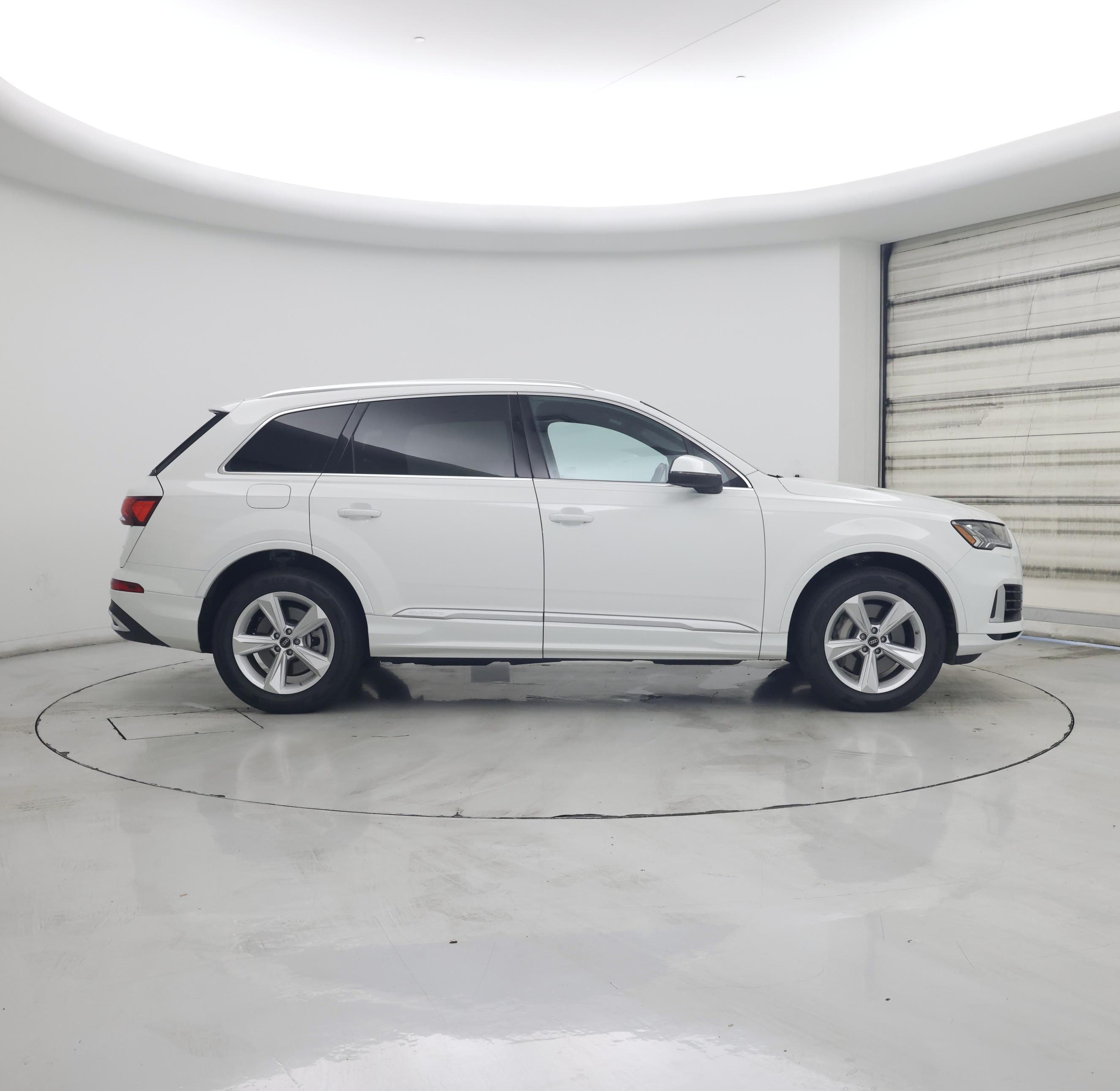 Thumbnail: 2023 Audi Q7 - 7