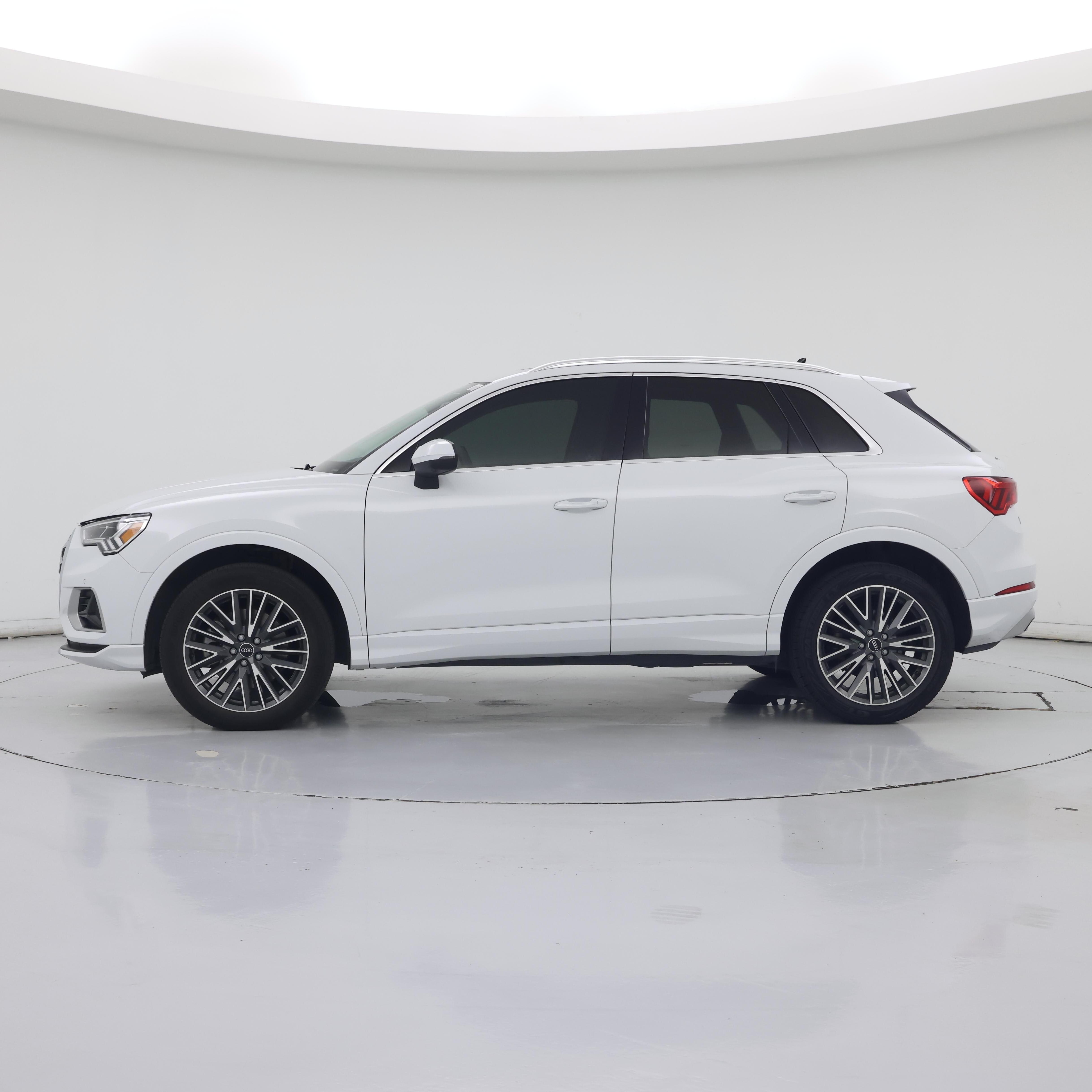 Thumbnail: 2022 Audi Q3 - 3