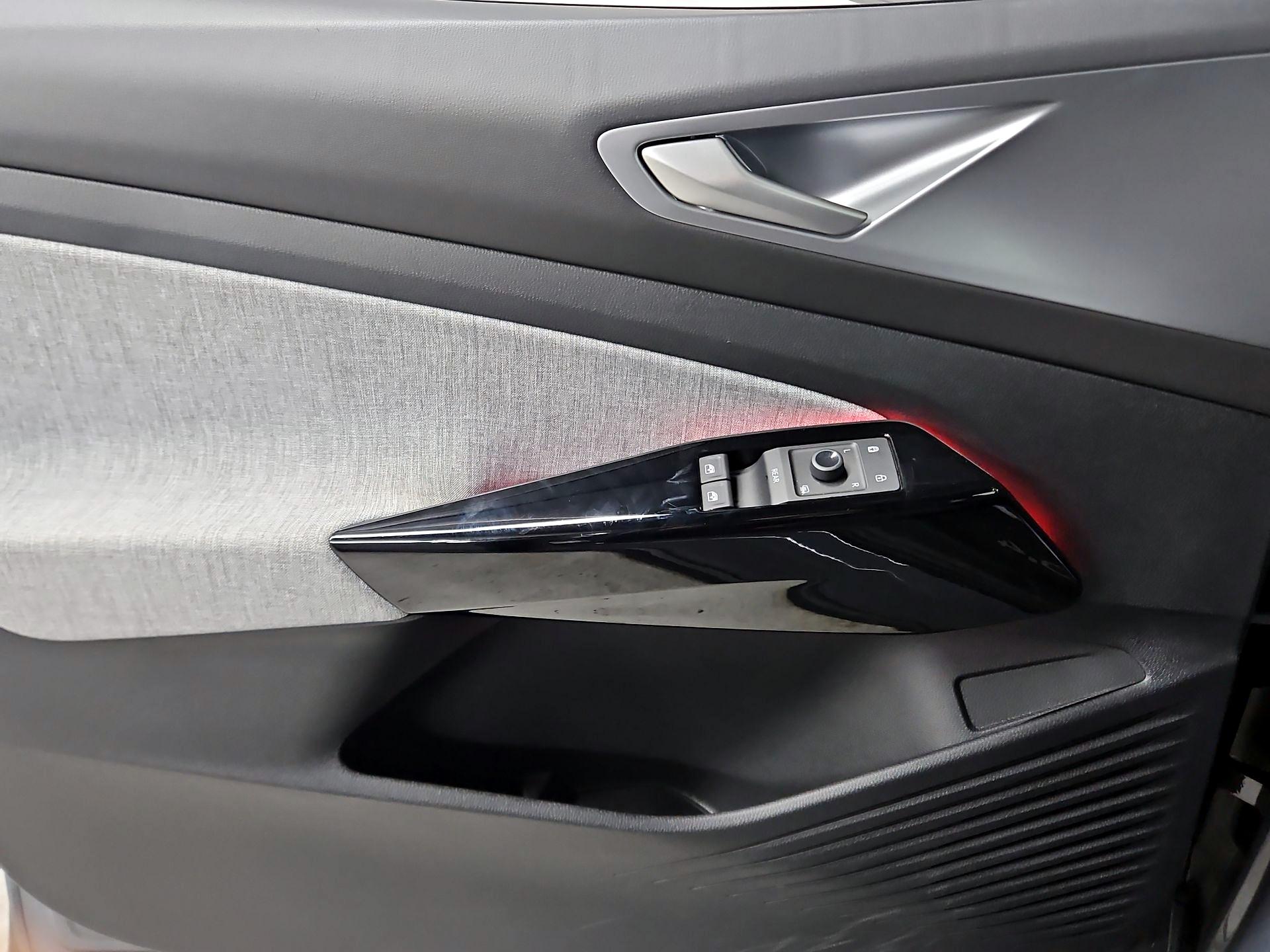 Thumbnail: 2023 Volkswagen ID.4 - 12