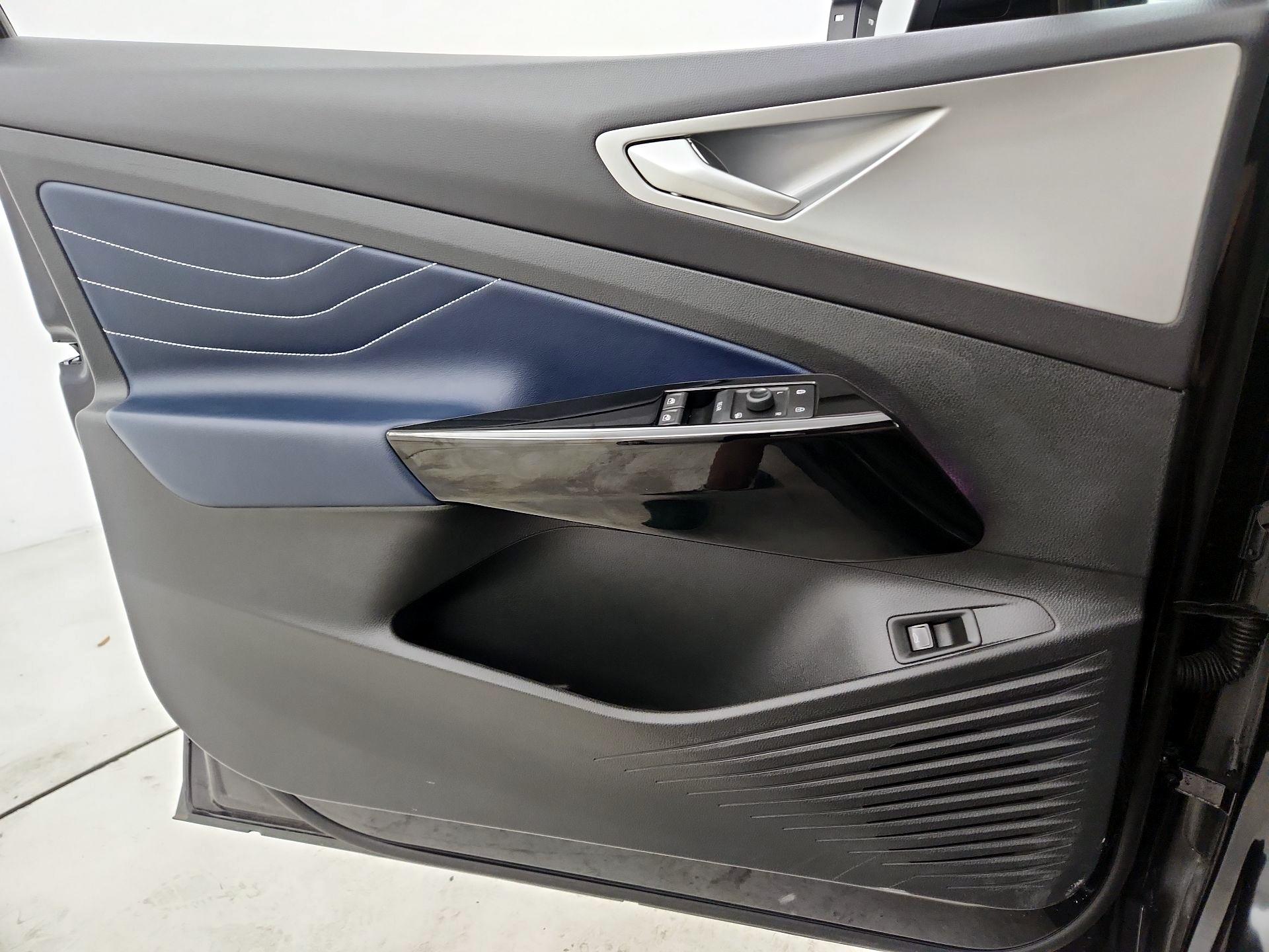 Thumbnail: 2025 Volkswagen ID.4 - 12