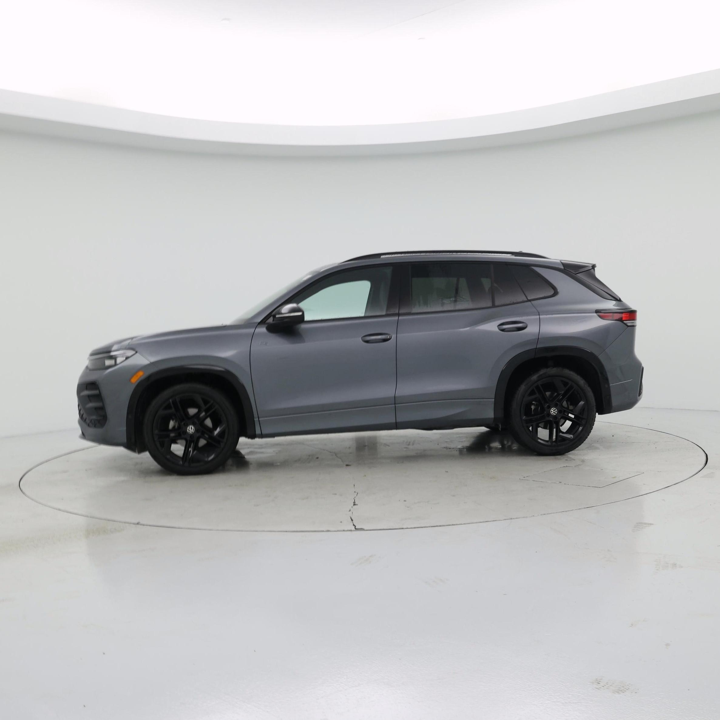 Thumbnail: 2025 Volkswagen Tiguan - 3