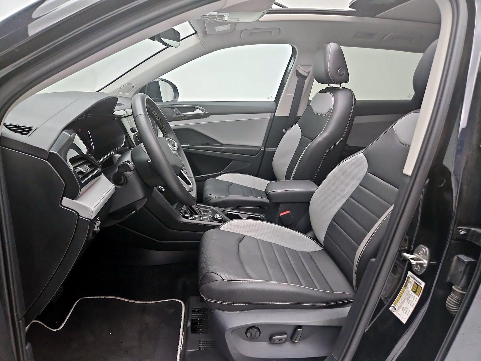 2023 Volkswagen Taos SEL - Photo 12