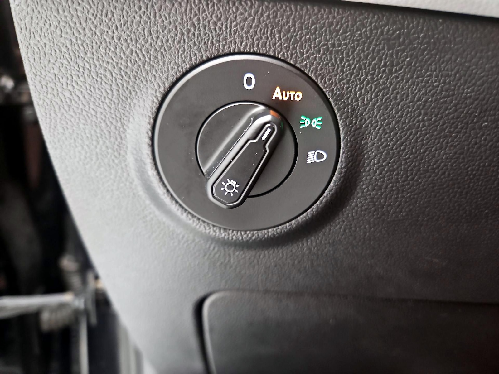 2023 Volkswagen Taos SEL - Photo 14