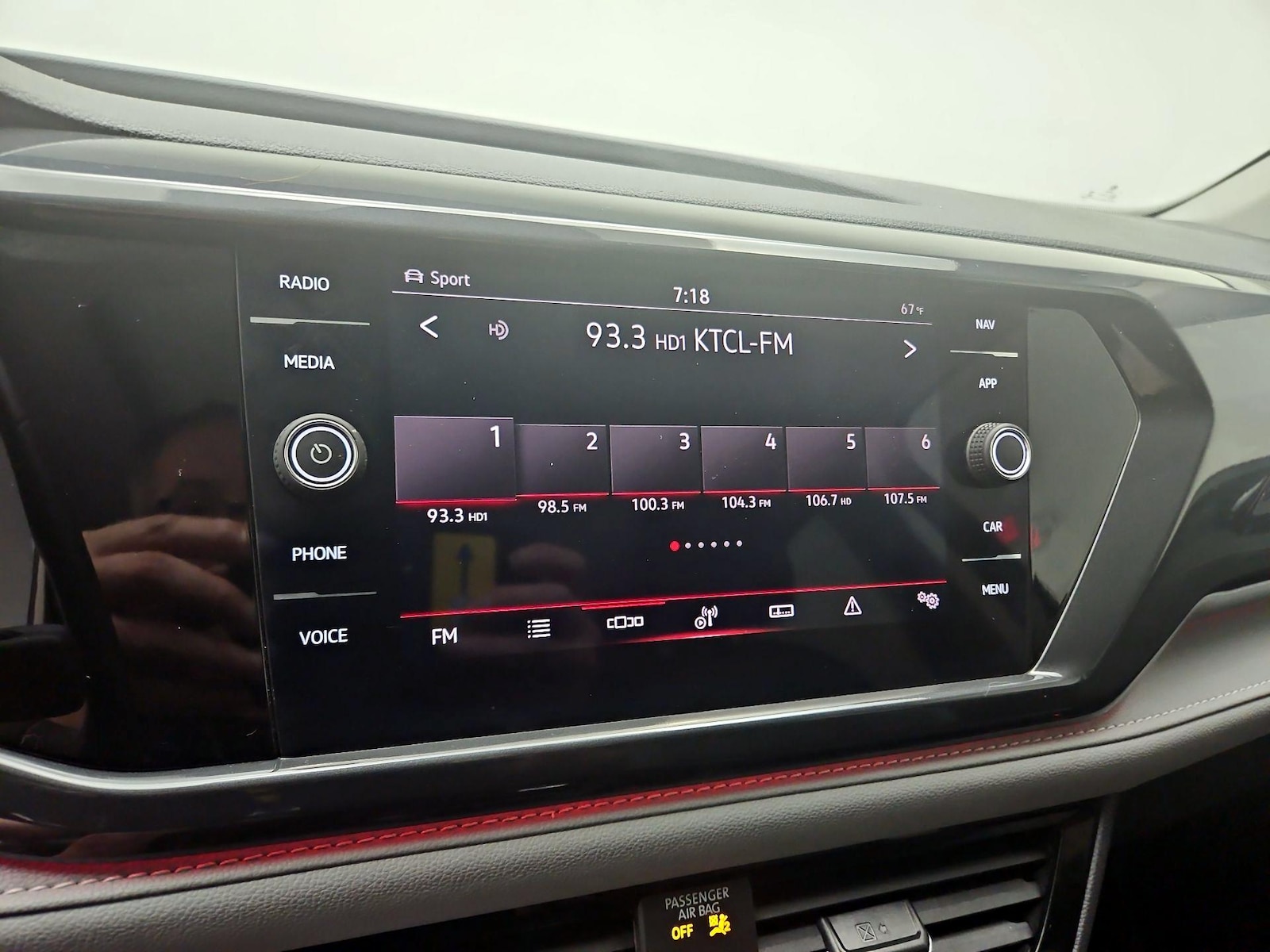 2023 Volkswagen Taos SEL - Photo 17