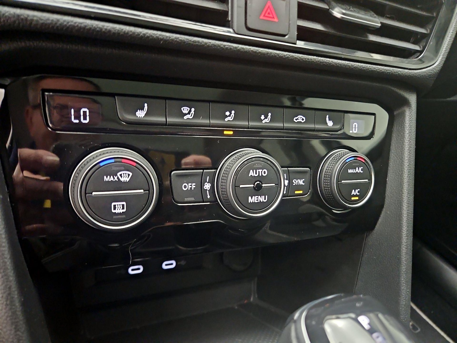 2023 Volkswagen Taos SEL - Photo 18