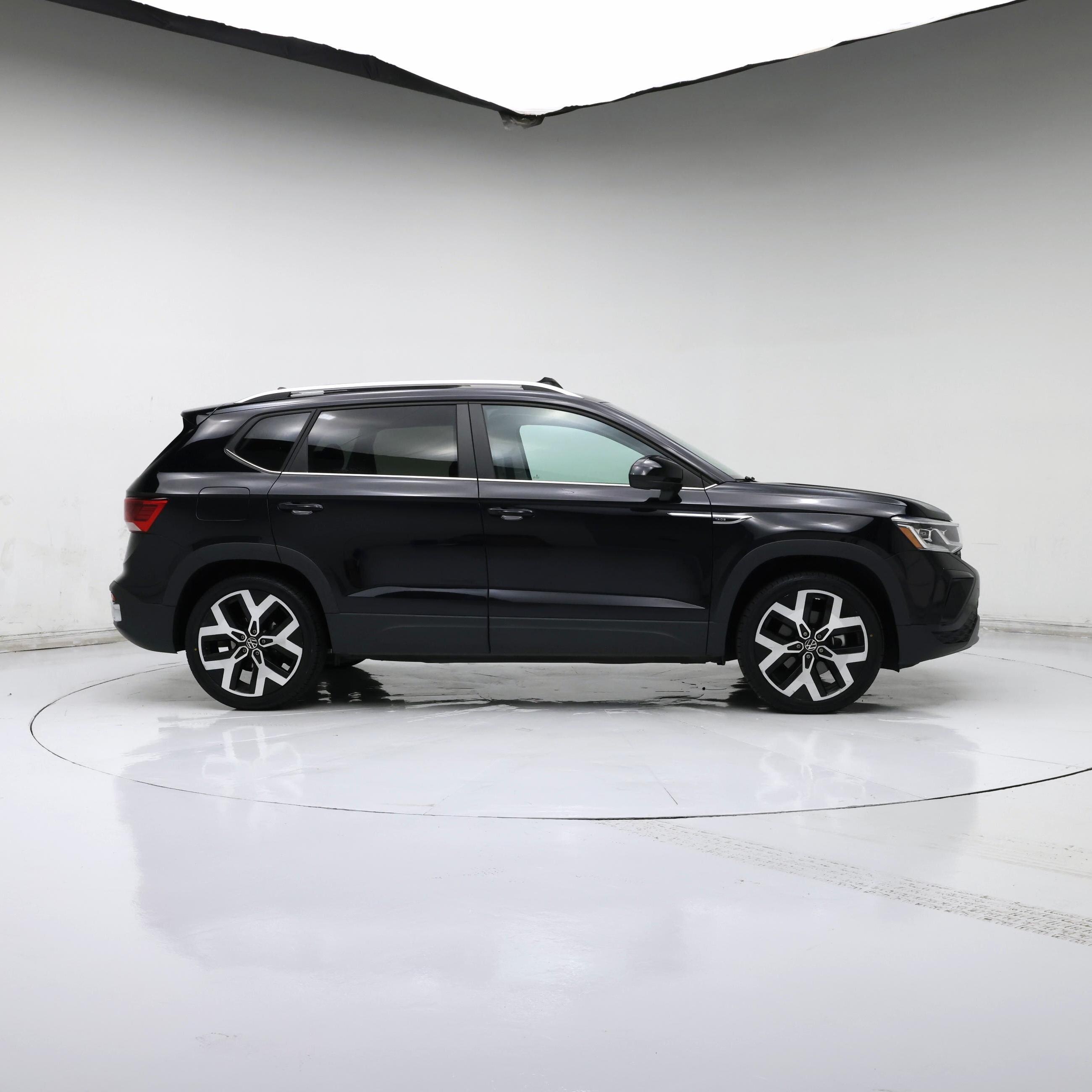 Thumbnail: 2023 Volkswagen Taos - 7