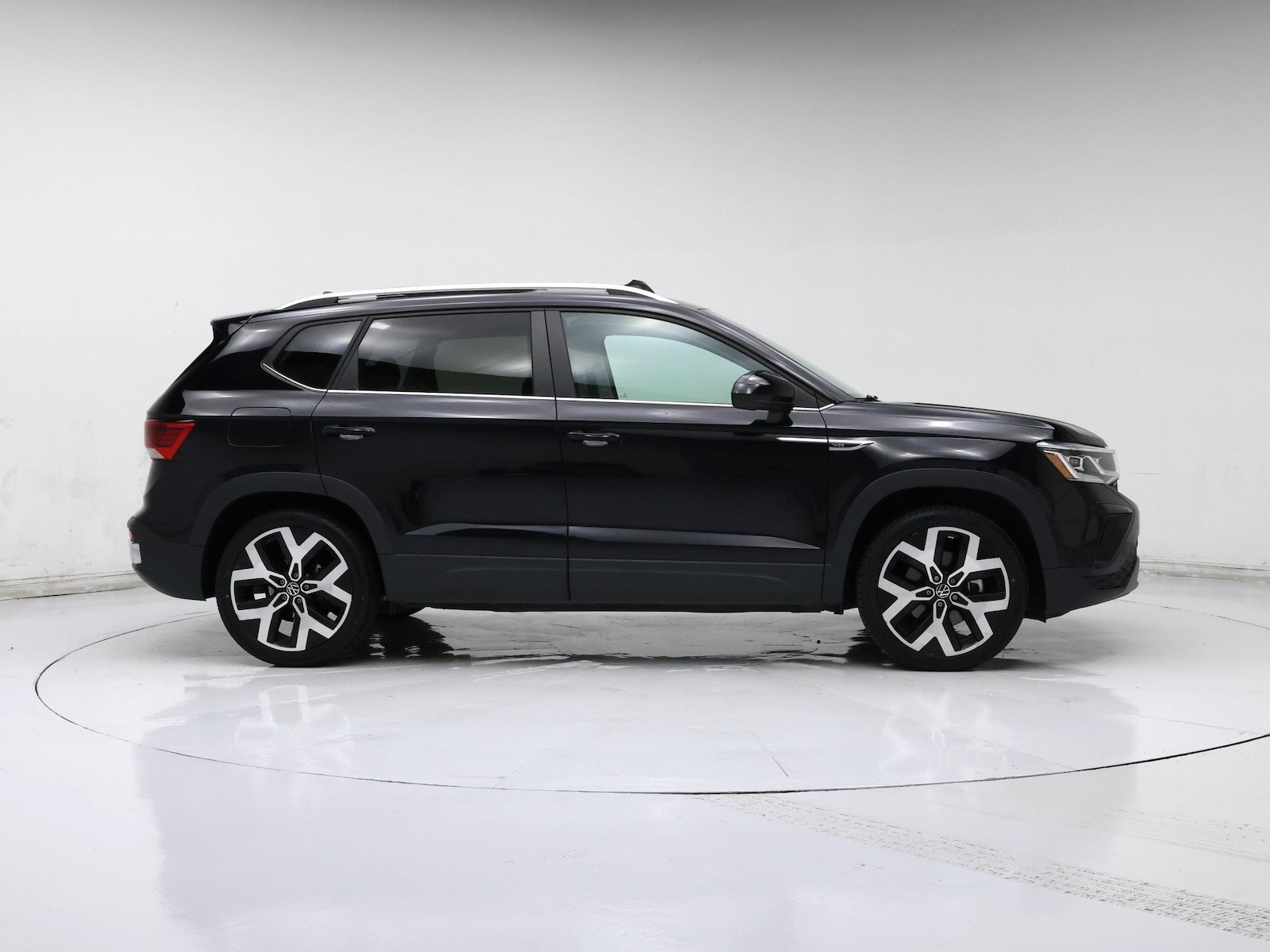 2023 Volkswagen Taos SEL - Photo 8