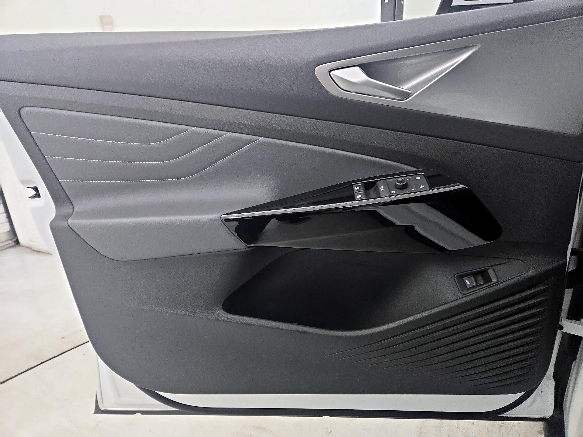 Thumbnail: 2023 Volkswagen ID.4 - 12
