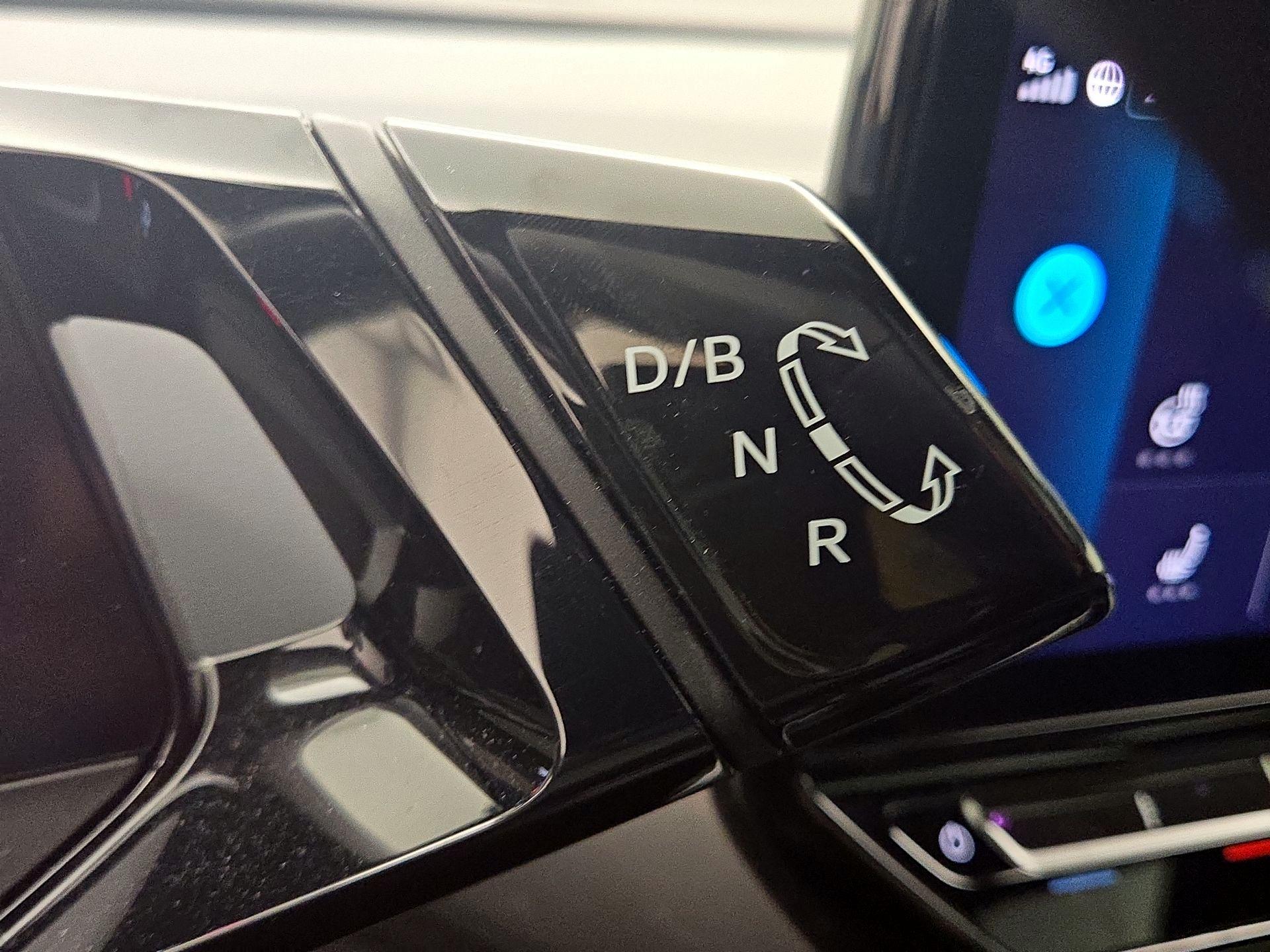 Thumbnail: 2023 Volkswagen ID.4 - 18