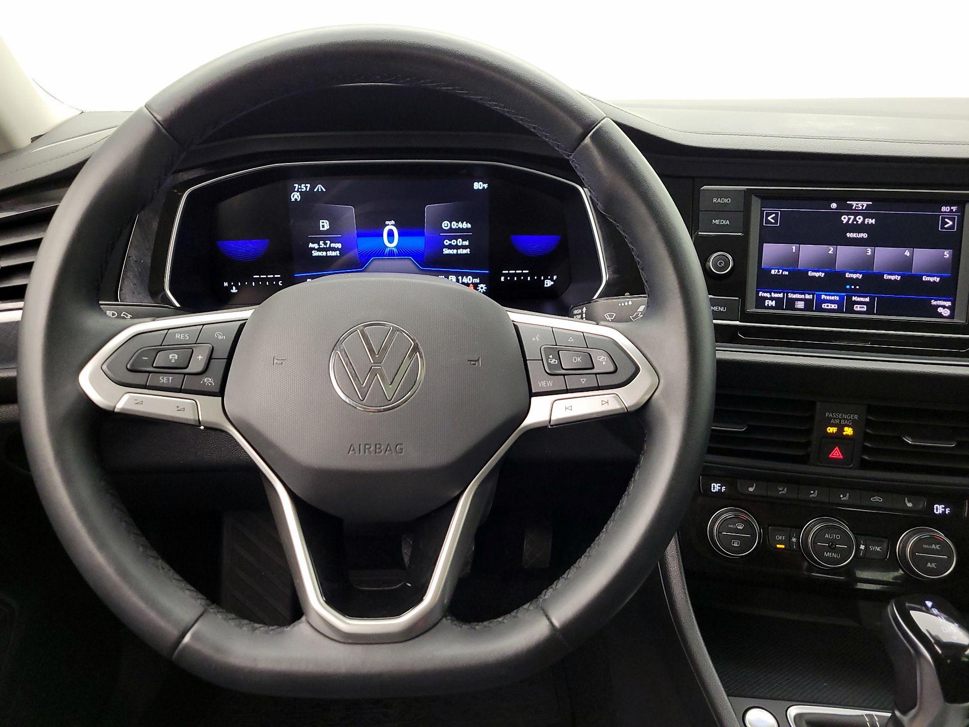 Thumbnail: 2024 Volkswagen Jetta - 10