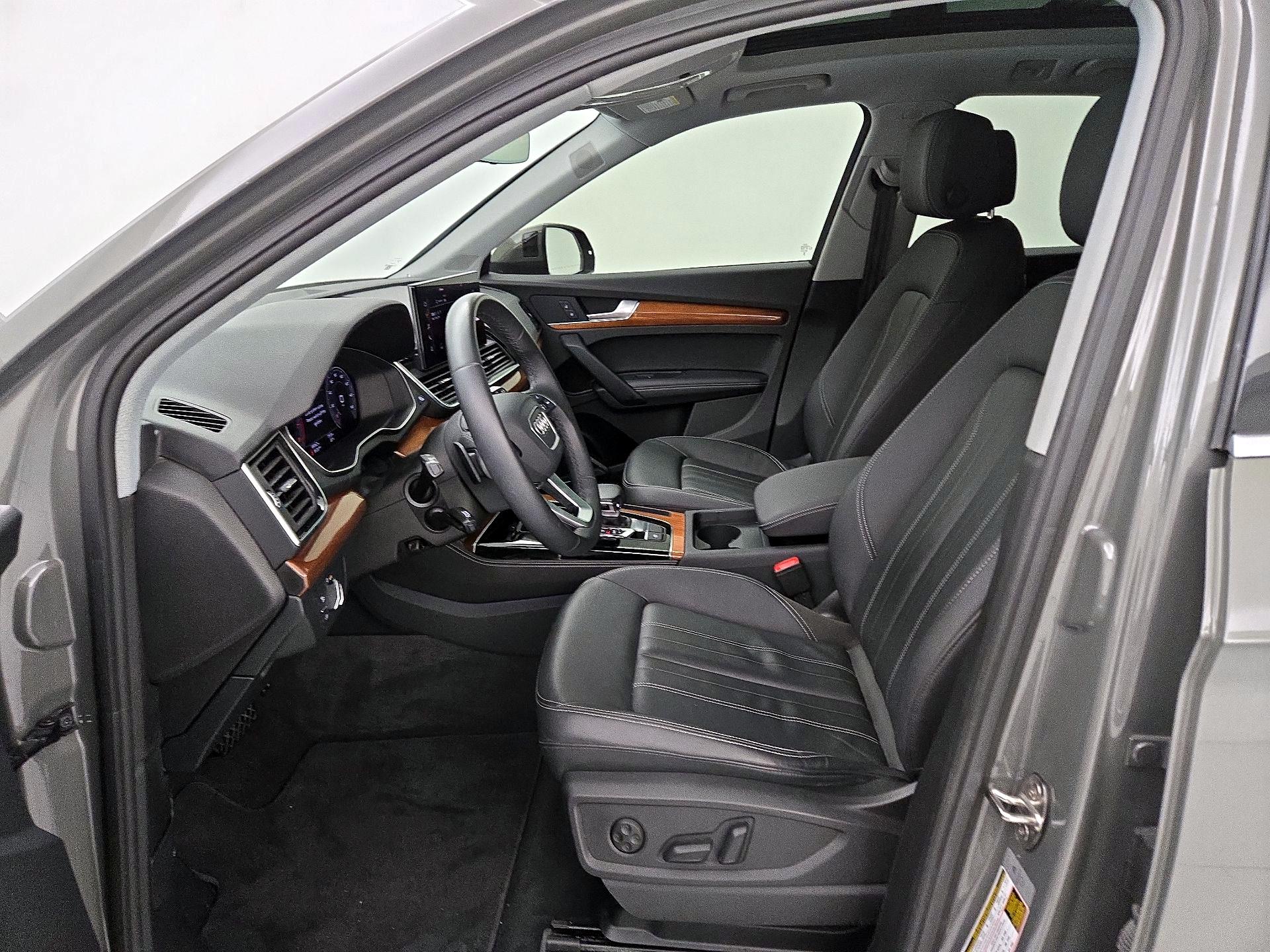 Thumbnail: 2023 Audi Q5 - 11