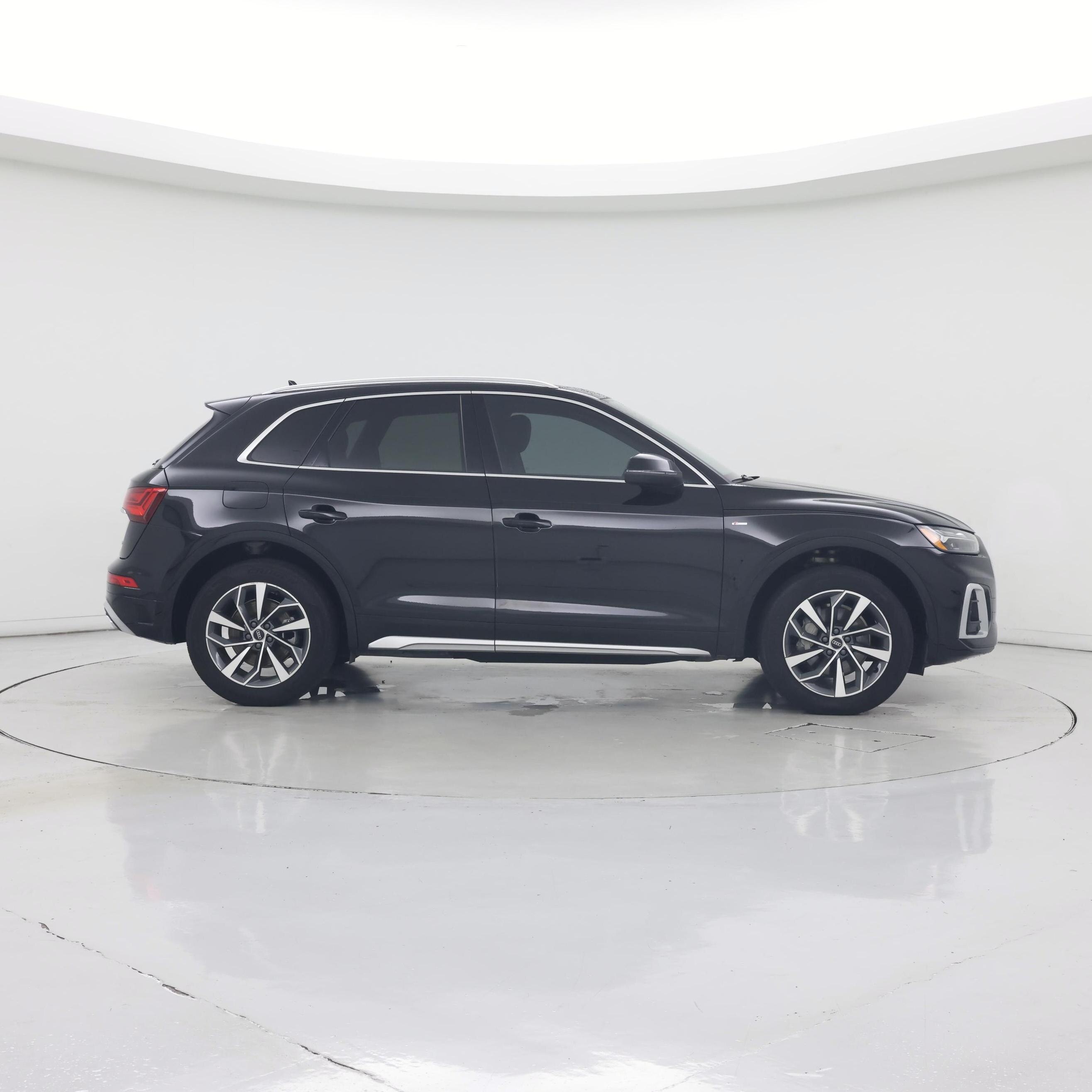 Thumbnail: 2023 Audi Q5 - 7