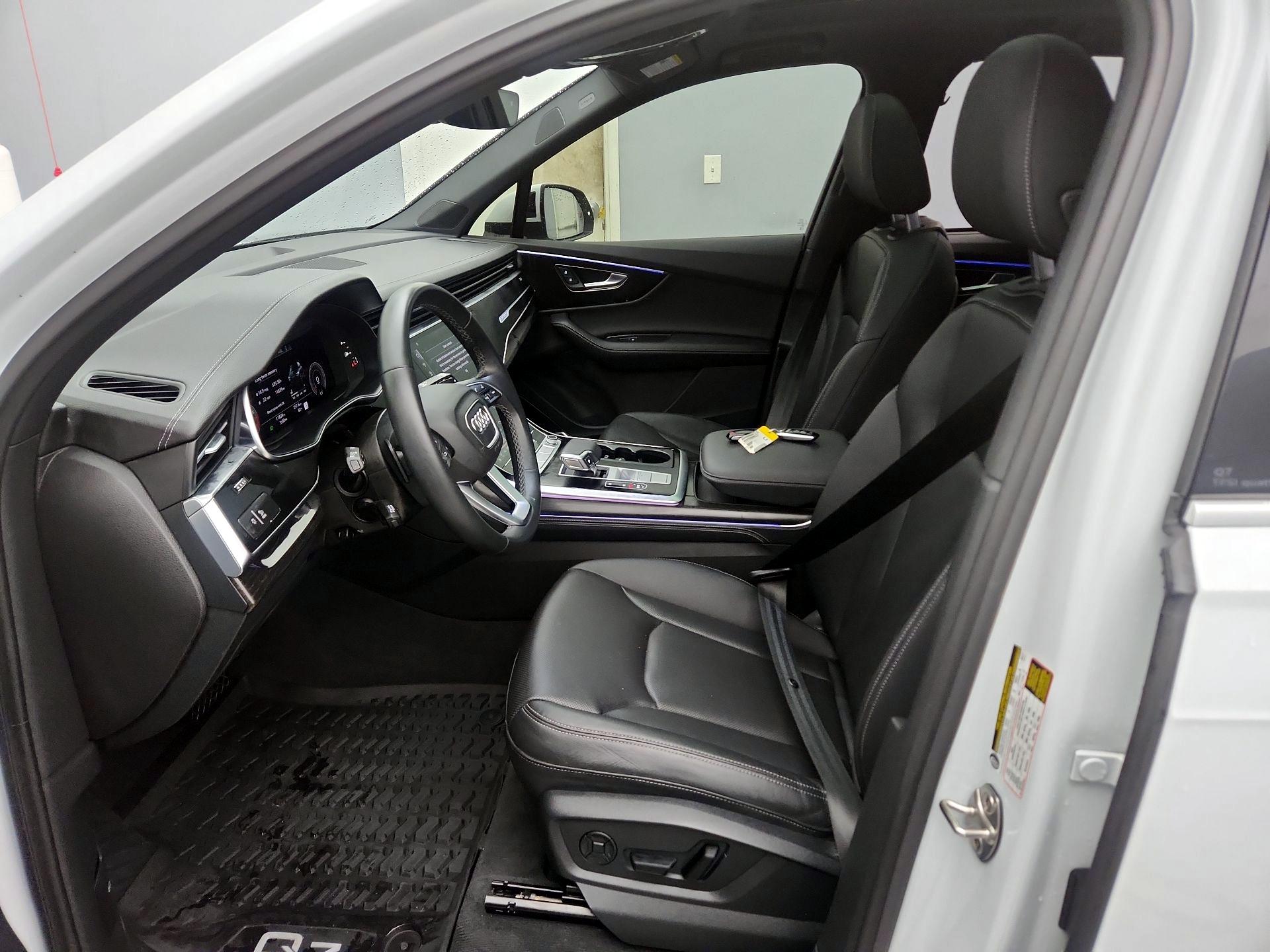 Thumbnail: 2025 Audi Q7 - 11