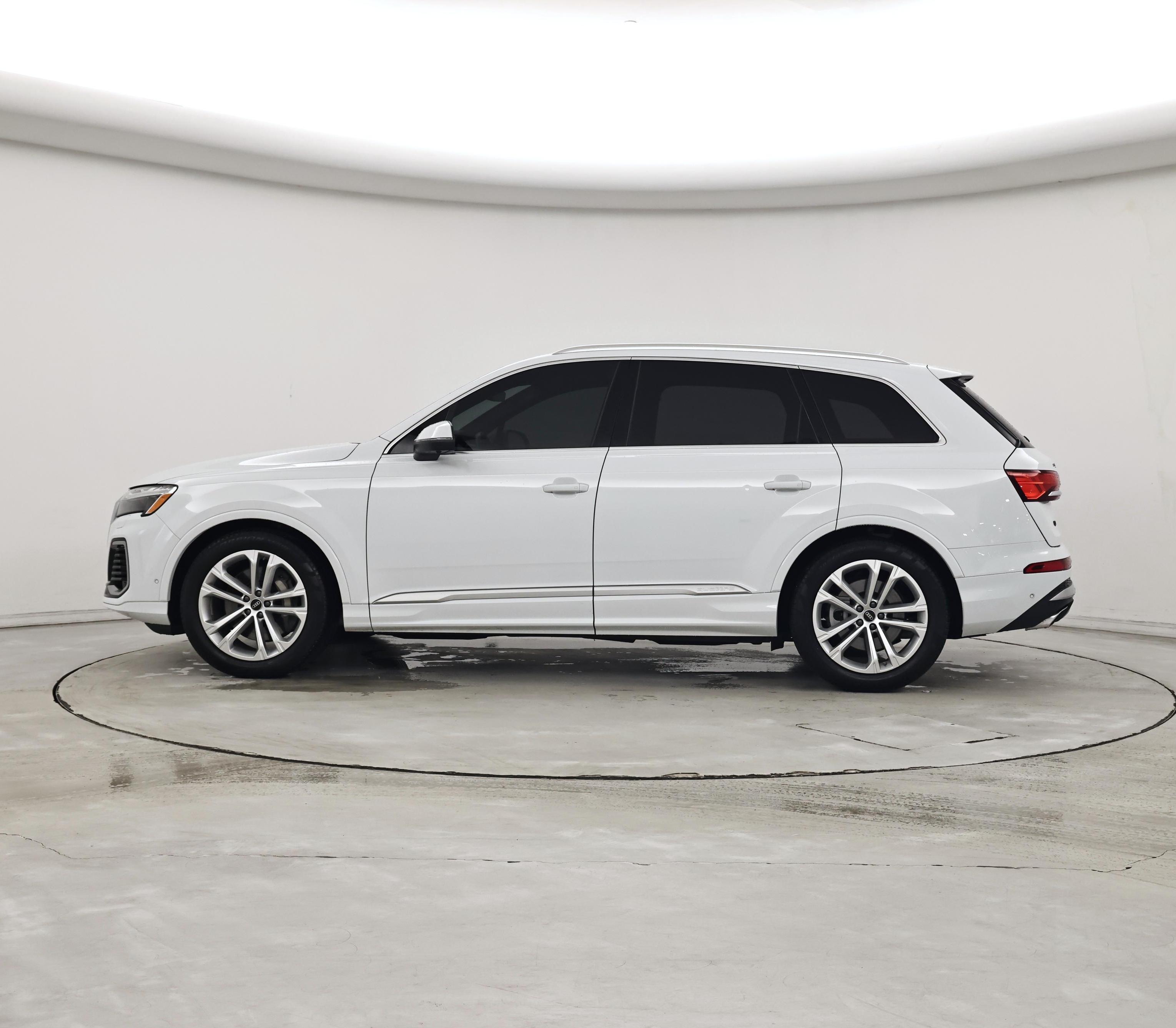 Thumbnail: 2025 Audi Q7 - 3