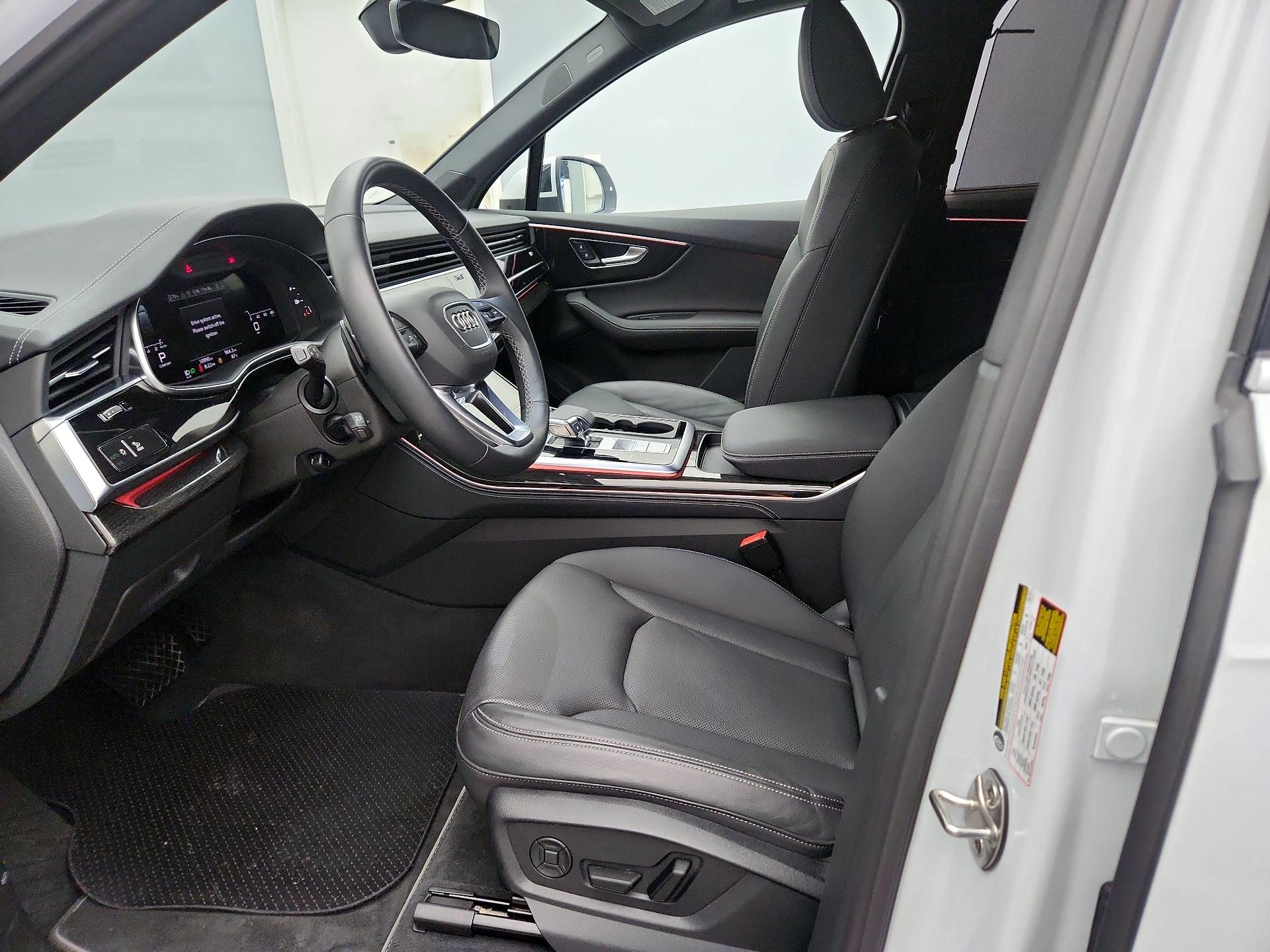 Thumbnail: 2025 Audi Q7 - 11