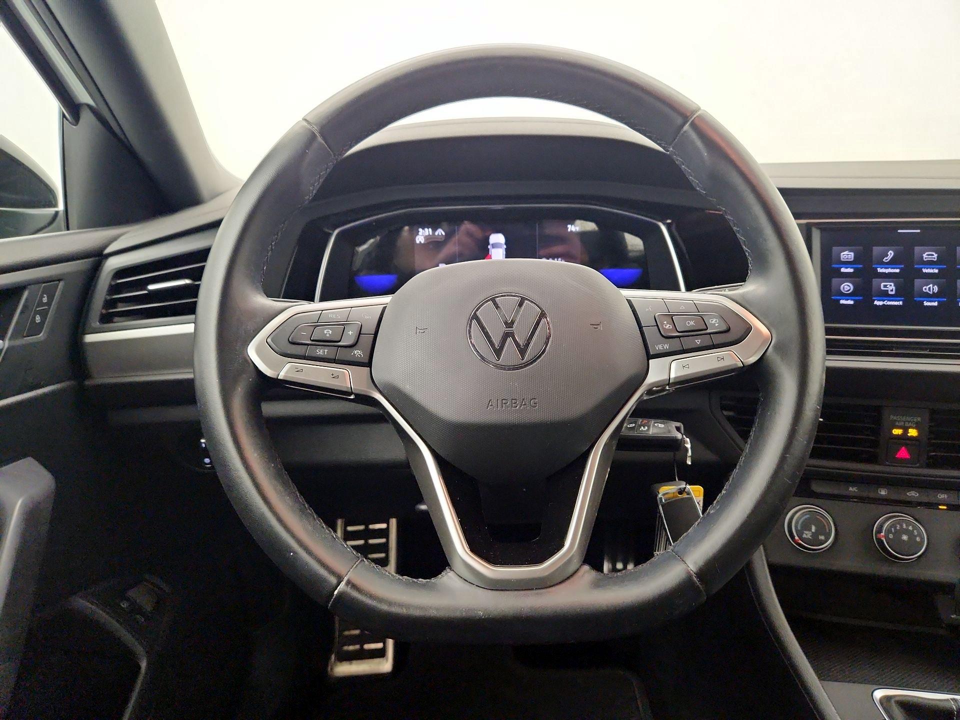 Thumbnail: 2023 Volkswagen Jetta - 10