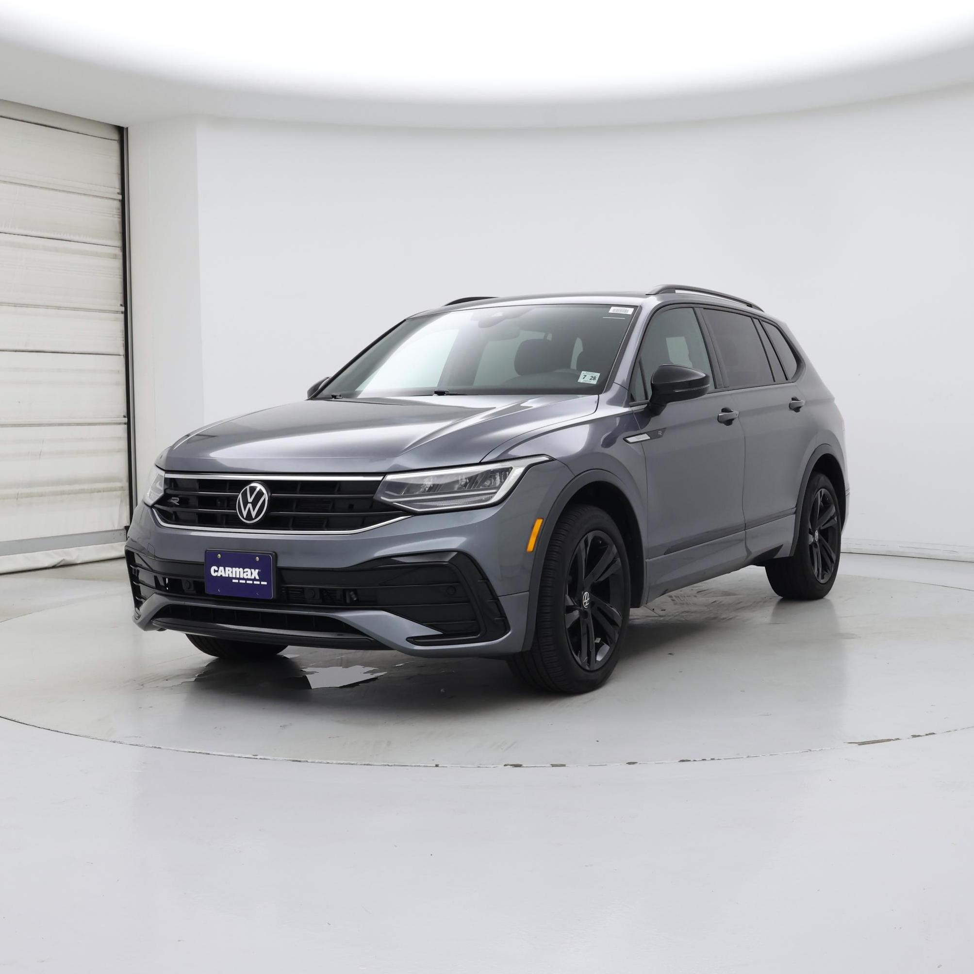 Thumbnail: 2023 Volkswagen Tiguan - 4