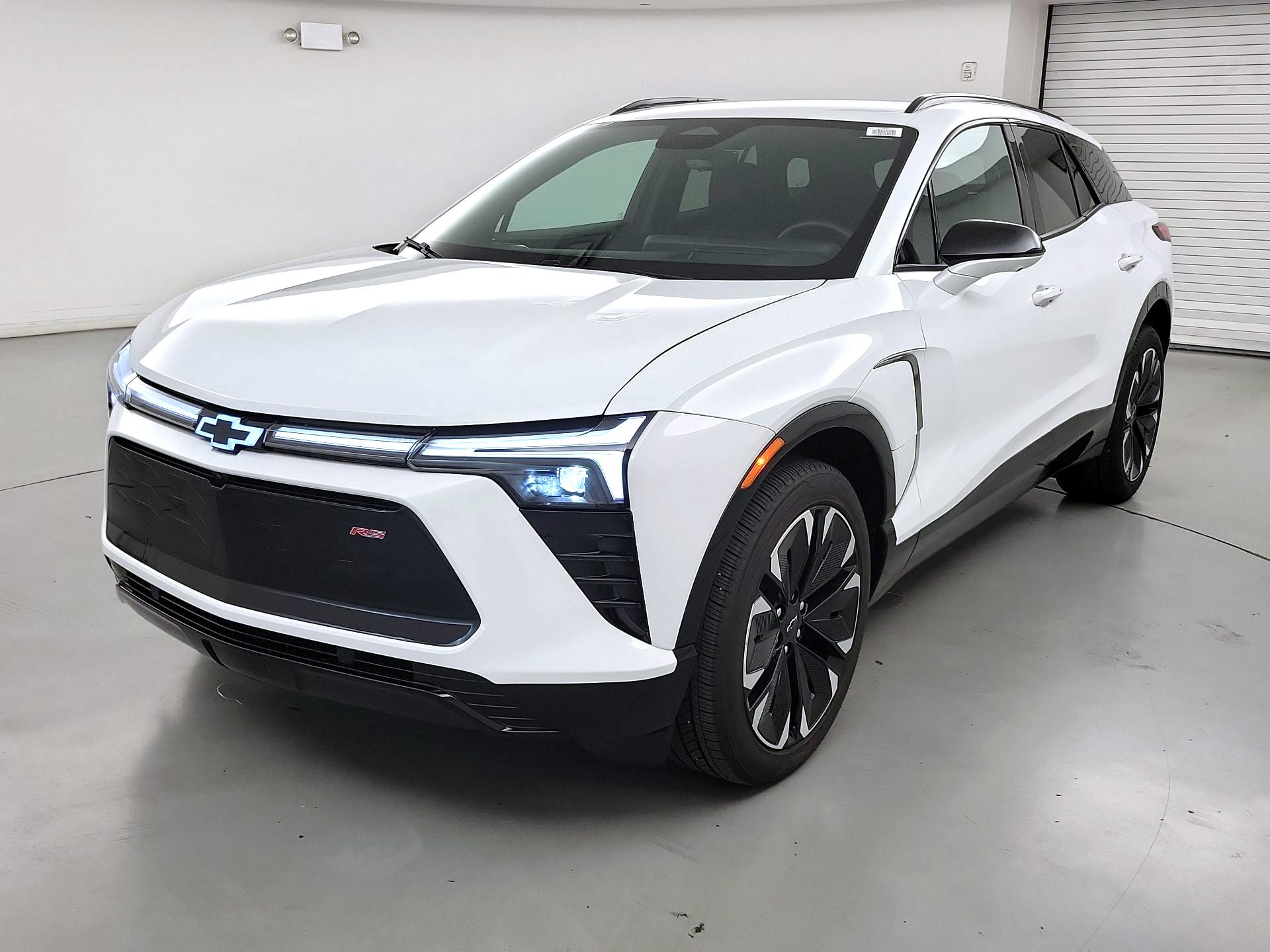 Thumbnail: 2024 Chevrolet Blazer EV - 3