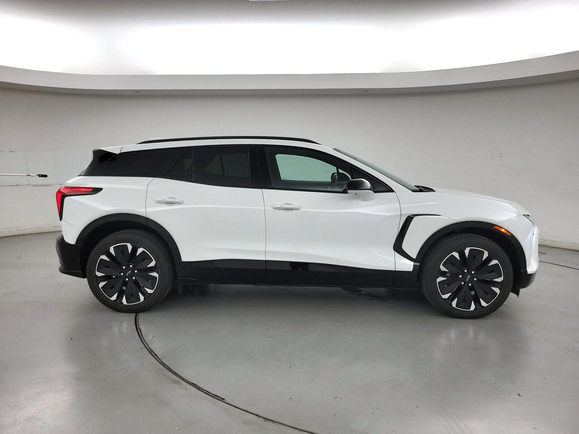 Thumbnail: 2024 Chevrolet Blazer EV - 4