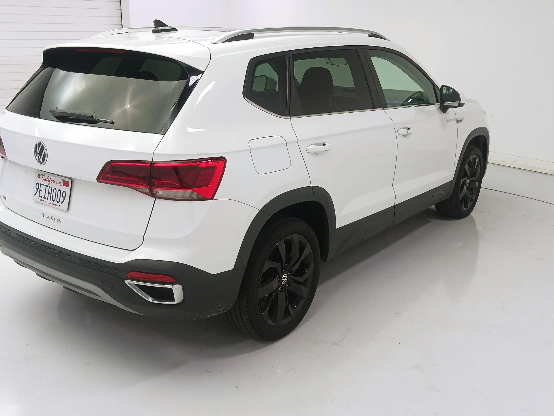 Thumbnail: 2023 Volkswagen Taos - 5
