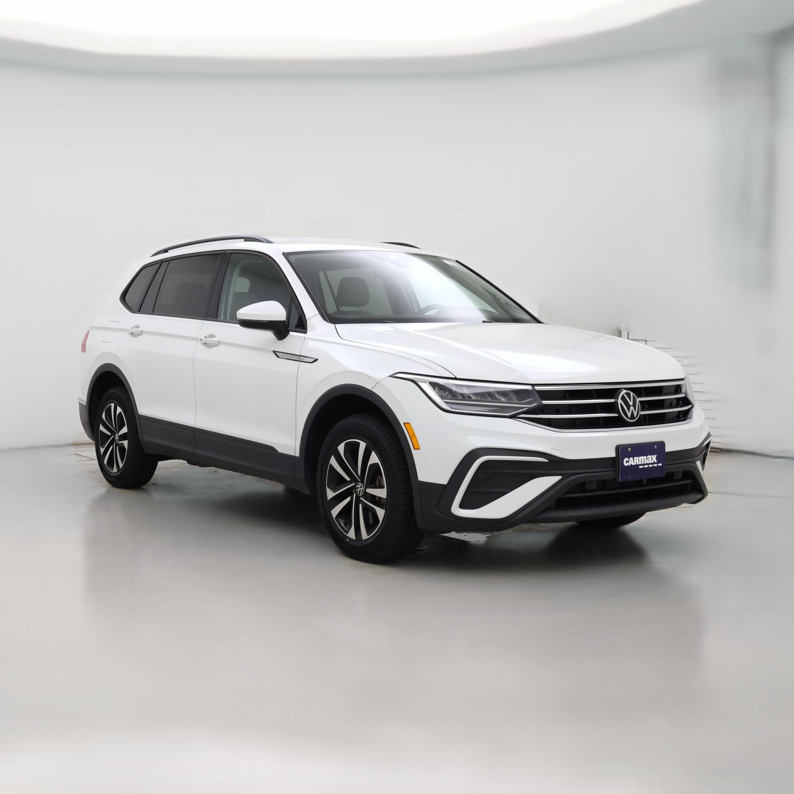 Thumbnail: 2023 Volkswagen Tiguan - 1