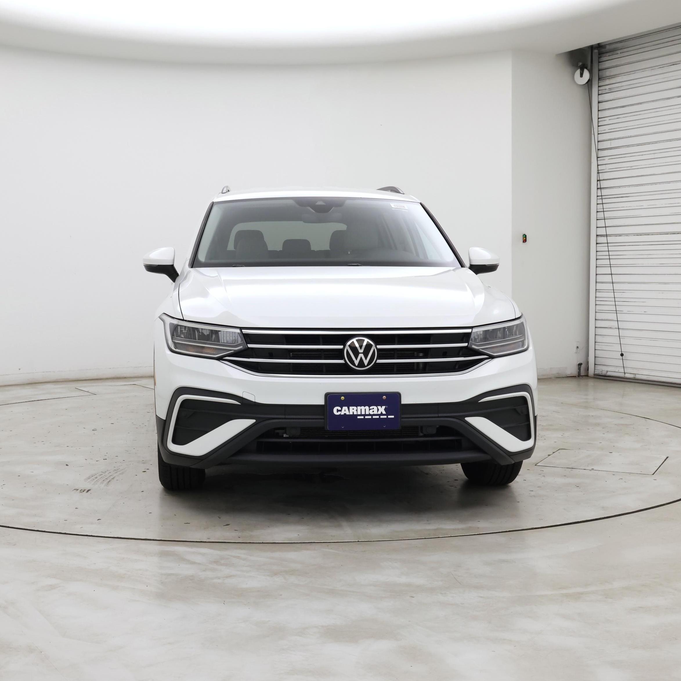 Thumbnail: 2023 Volkswagen Tiguan - 5