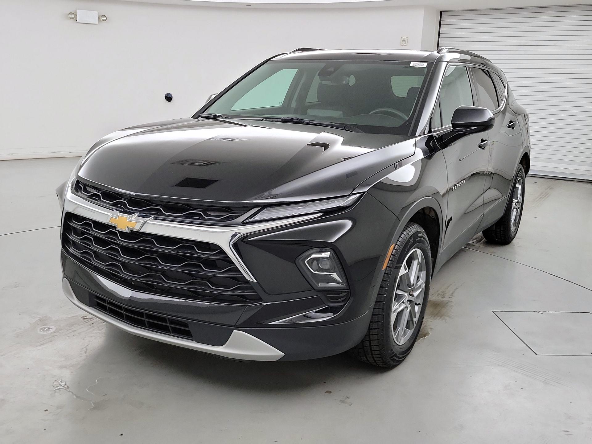 Thumbnail: 2023 Chevrolet Blazer - 3