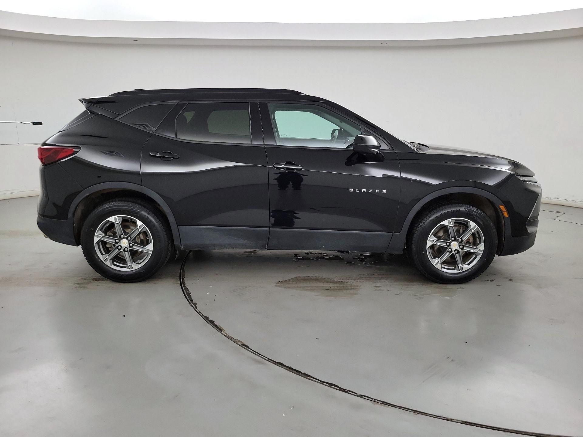 Thumbnail: 2023 Chevrolet Blazer - 4