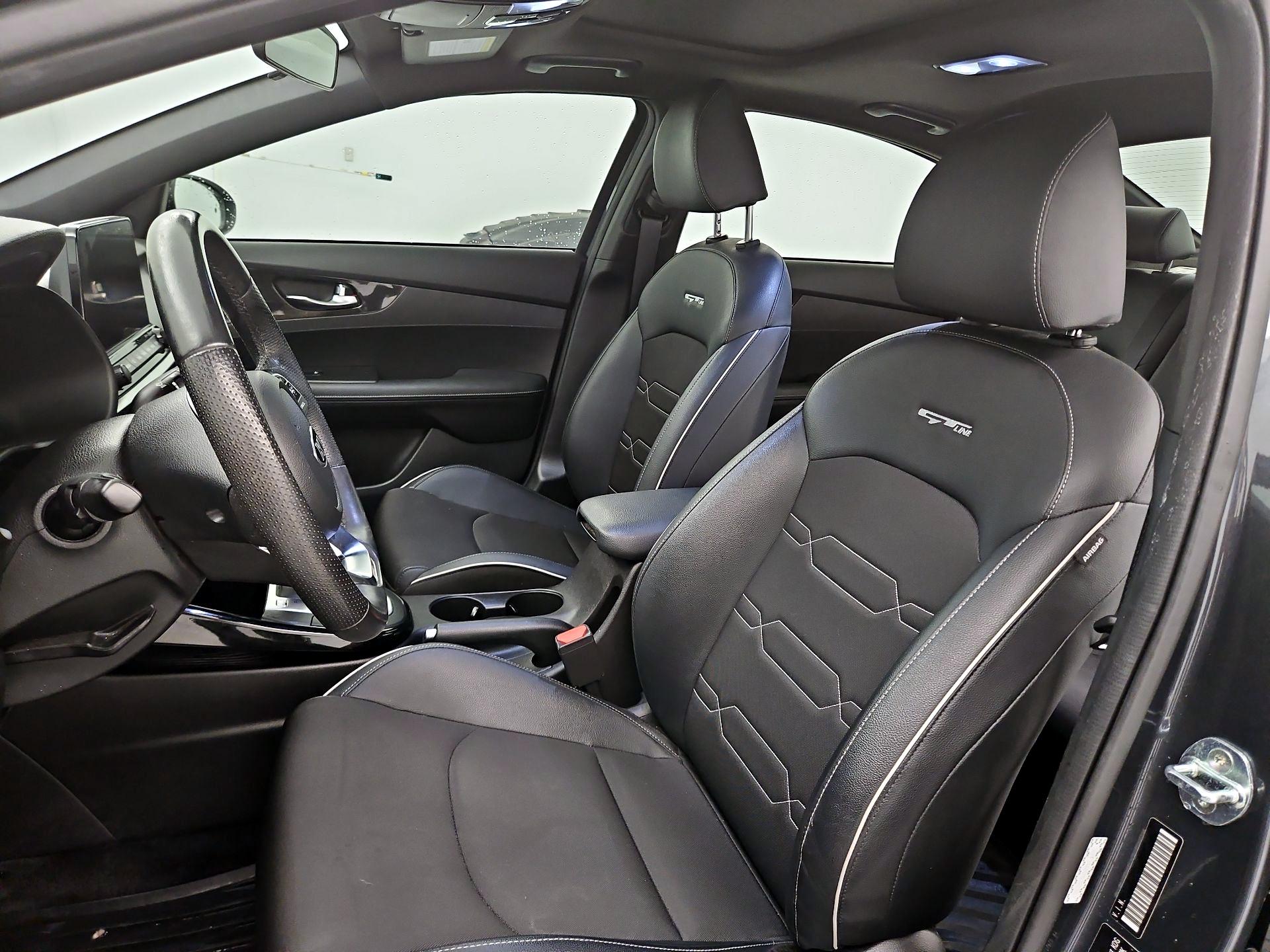 Thumbnail: 2021 Kia Forte - 11
