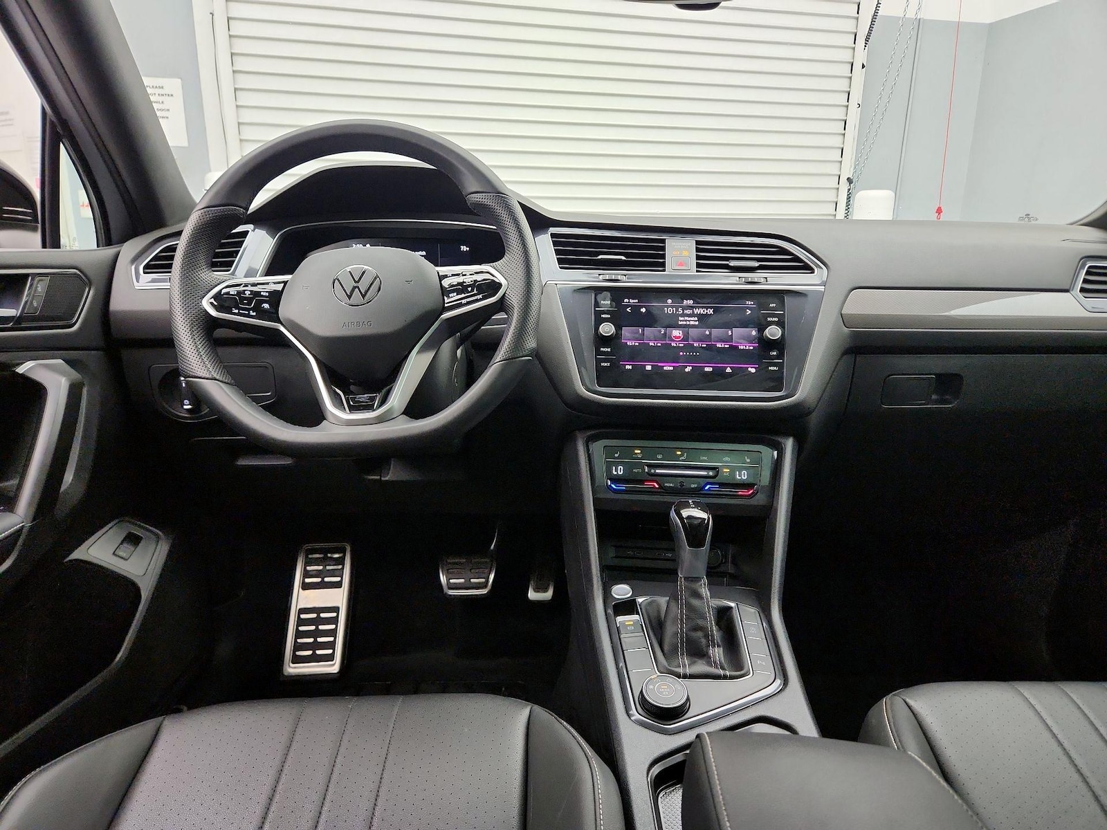 2024 Volkswagen Tiguan SE R-LINE BLACK - Photo 10
