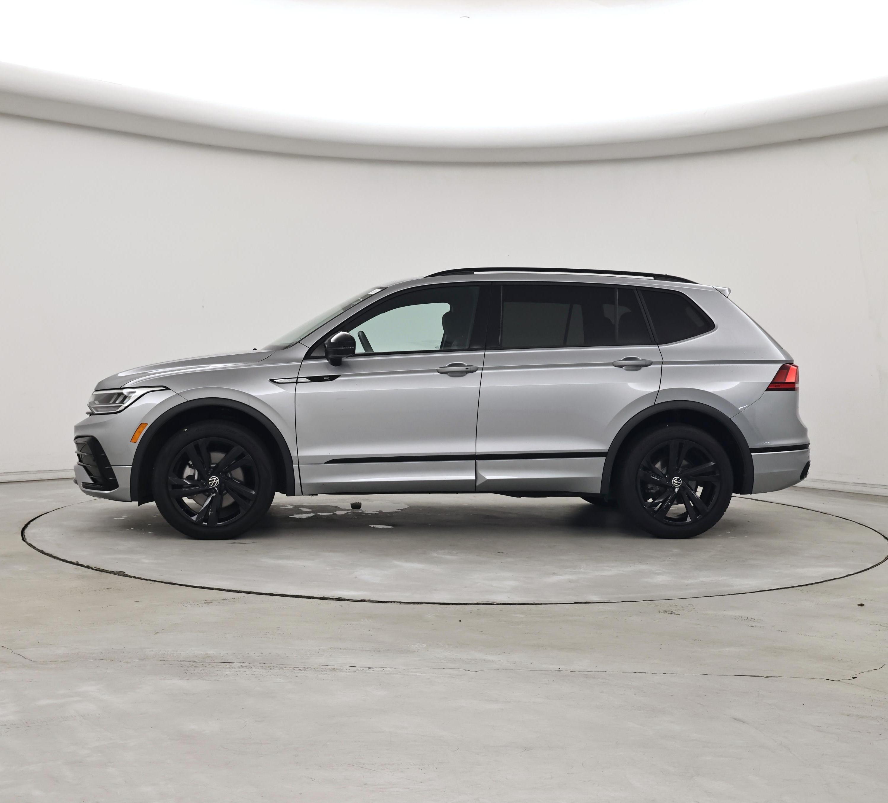 Thumbnail: 2024 Volkswagen Tiguan - 3