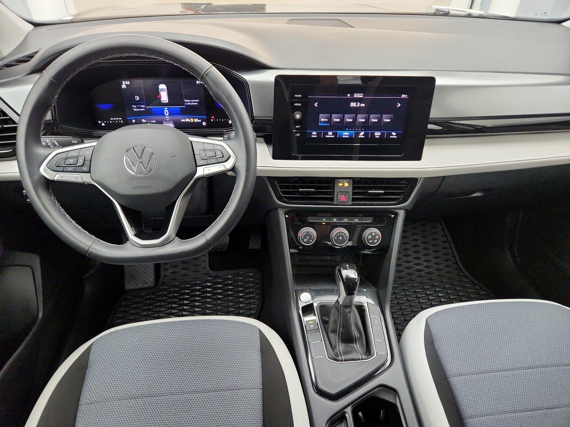 Thumbnail: 2025 Volkswagen Taos - 9
