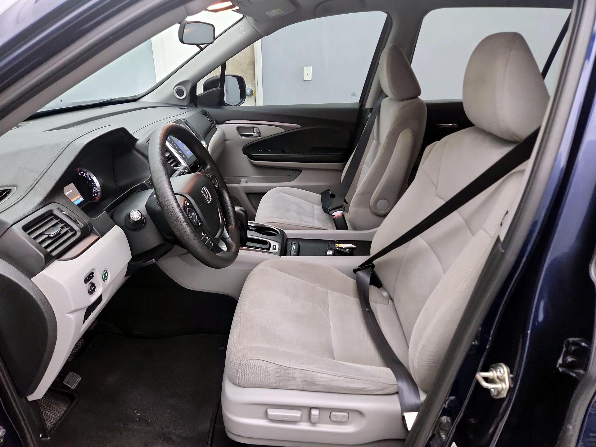 Thumbnail: 2017 Honda Pilot - 11