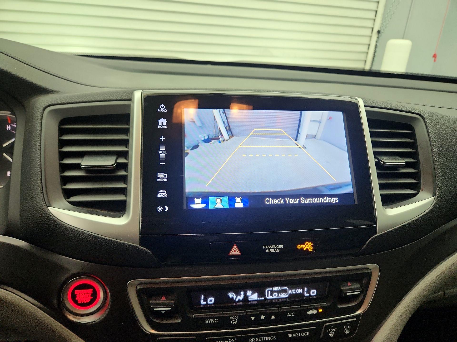 Thumbnail: 2017 Honda Pilot - 14