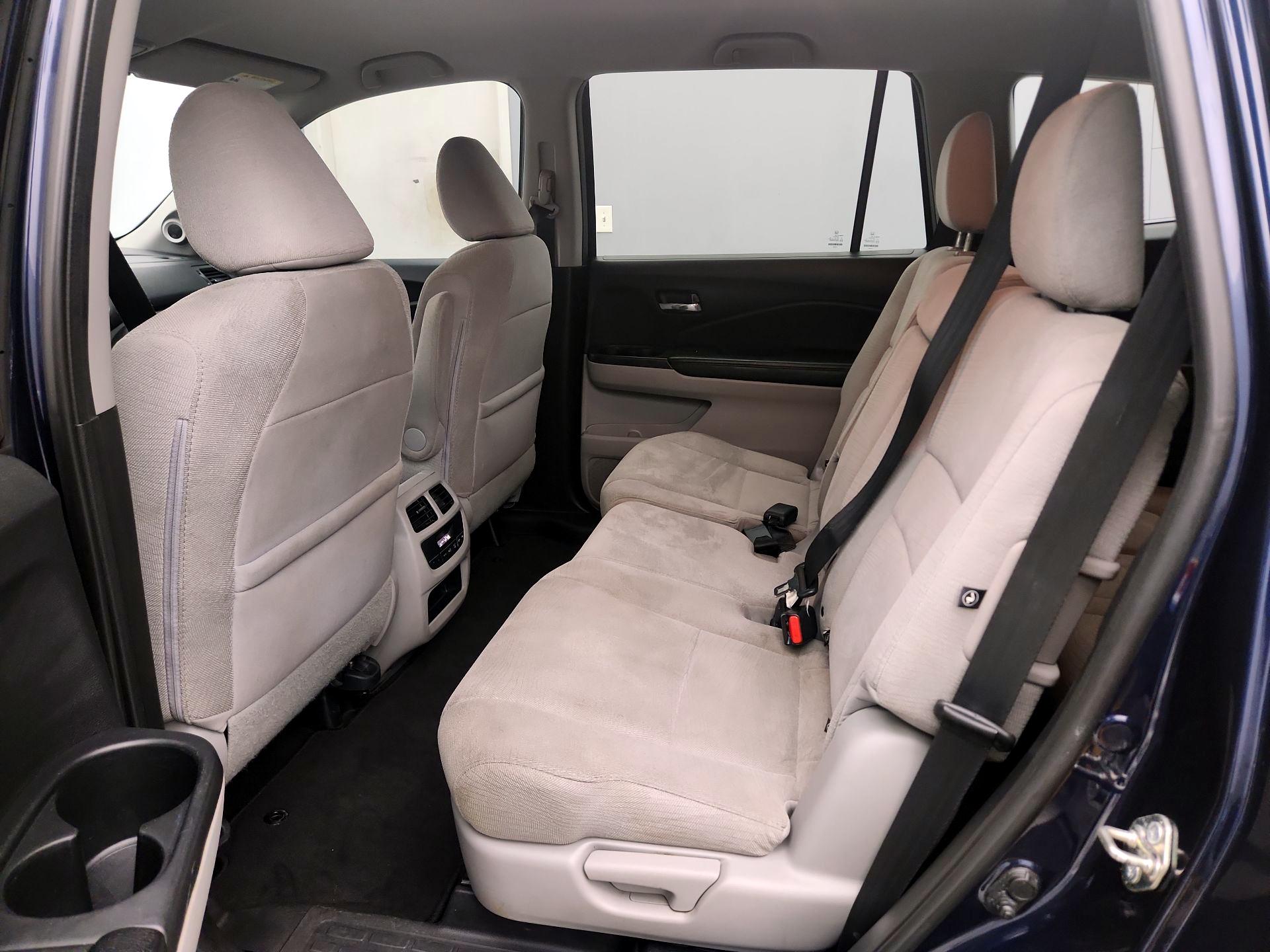 Thumbnail: 2017 Honda Pilot - 19
