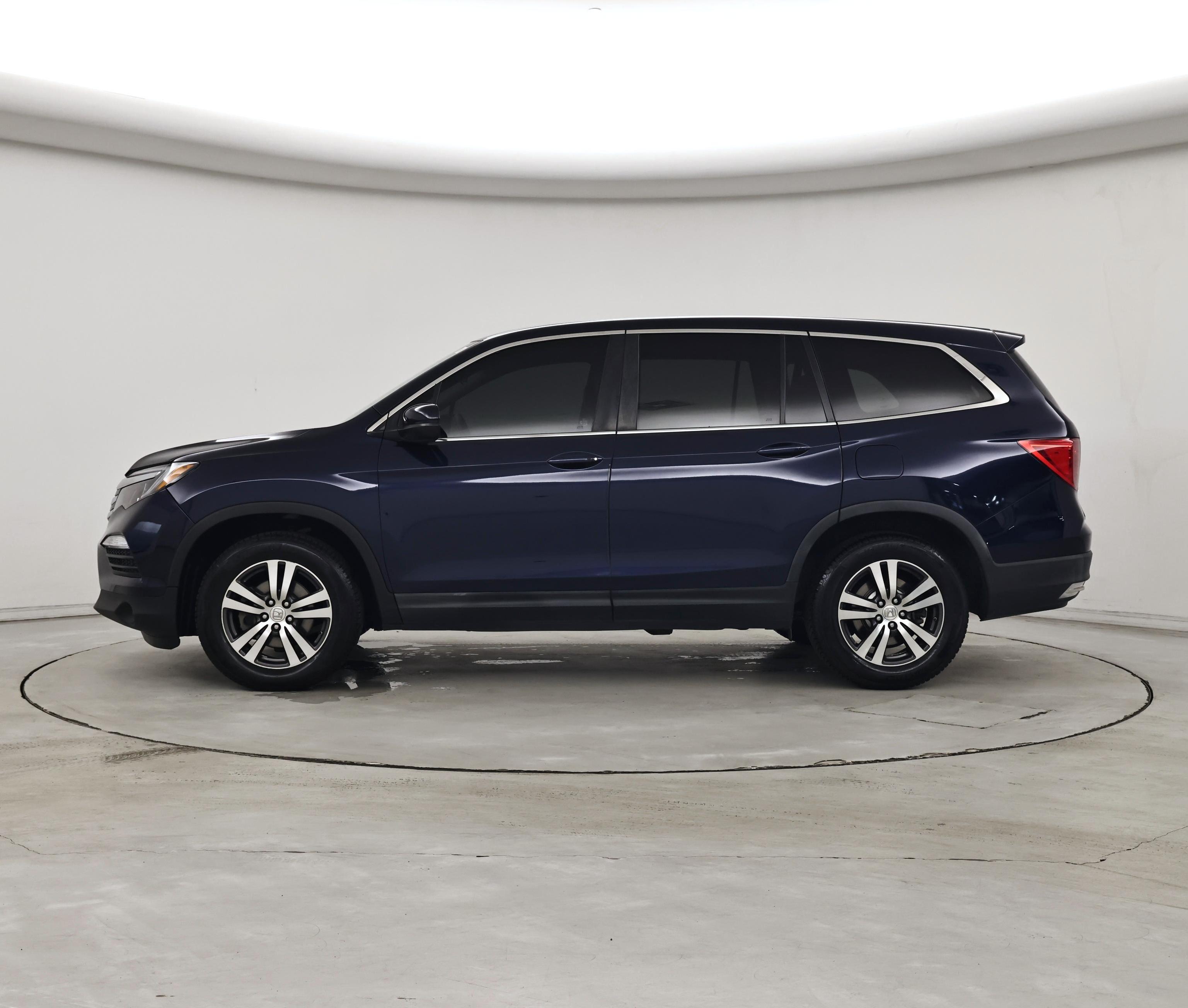 Thumbnail: 2017 Honda Pilot - 3