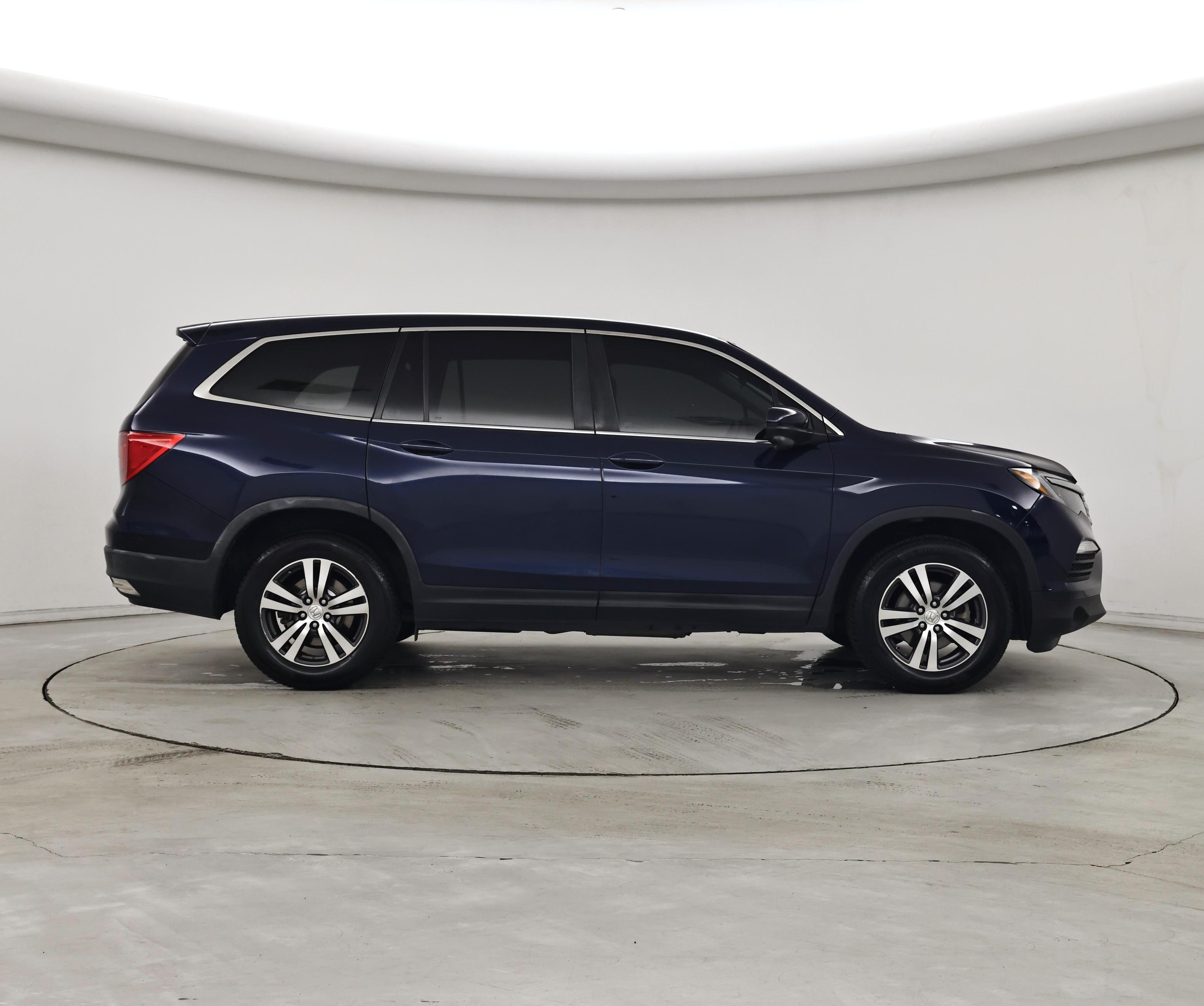 Thumbnail: 2017 Honda Pilot - 7