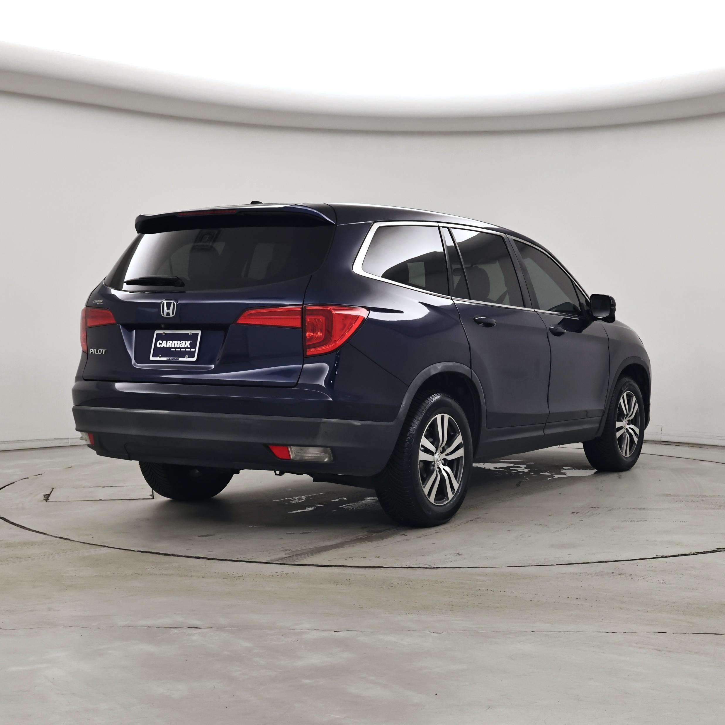 Thumbnail: 2017 Honda Pilot - 8