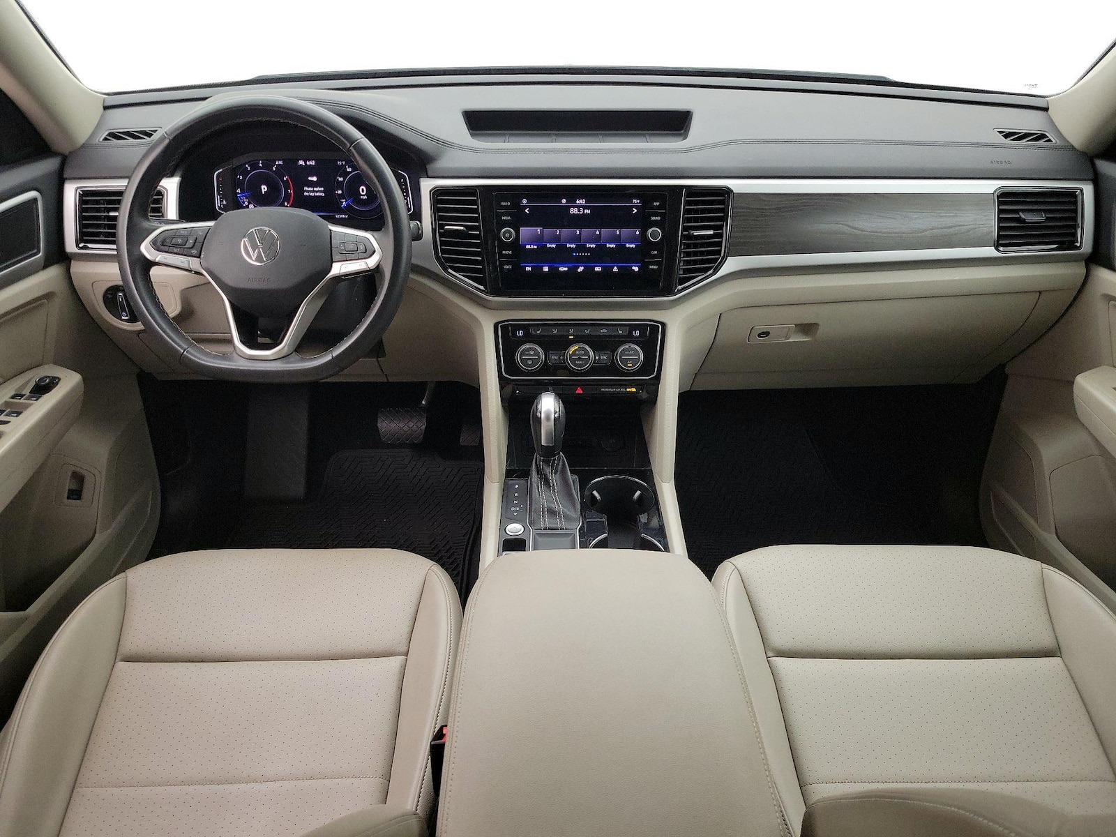 2023 Volkswagen Atlas SE w/Tech - Photo 10