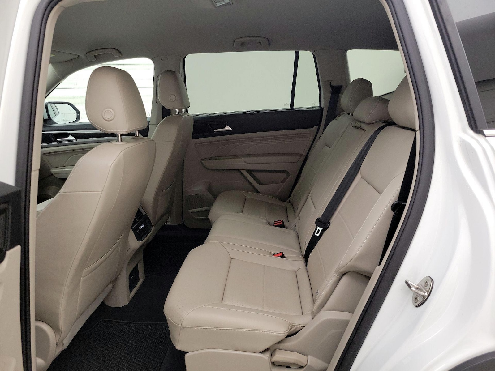 2023 Volkswagen Atlas SE w/Tech - Photo 20