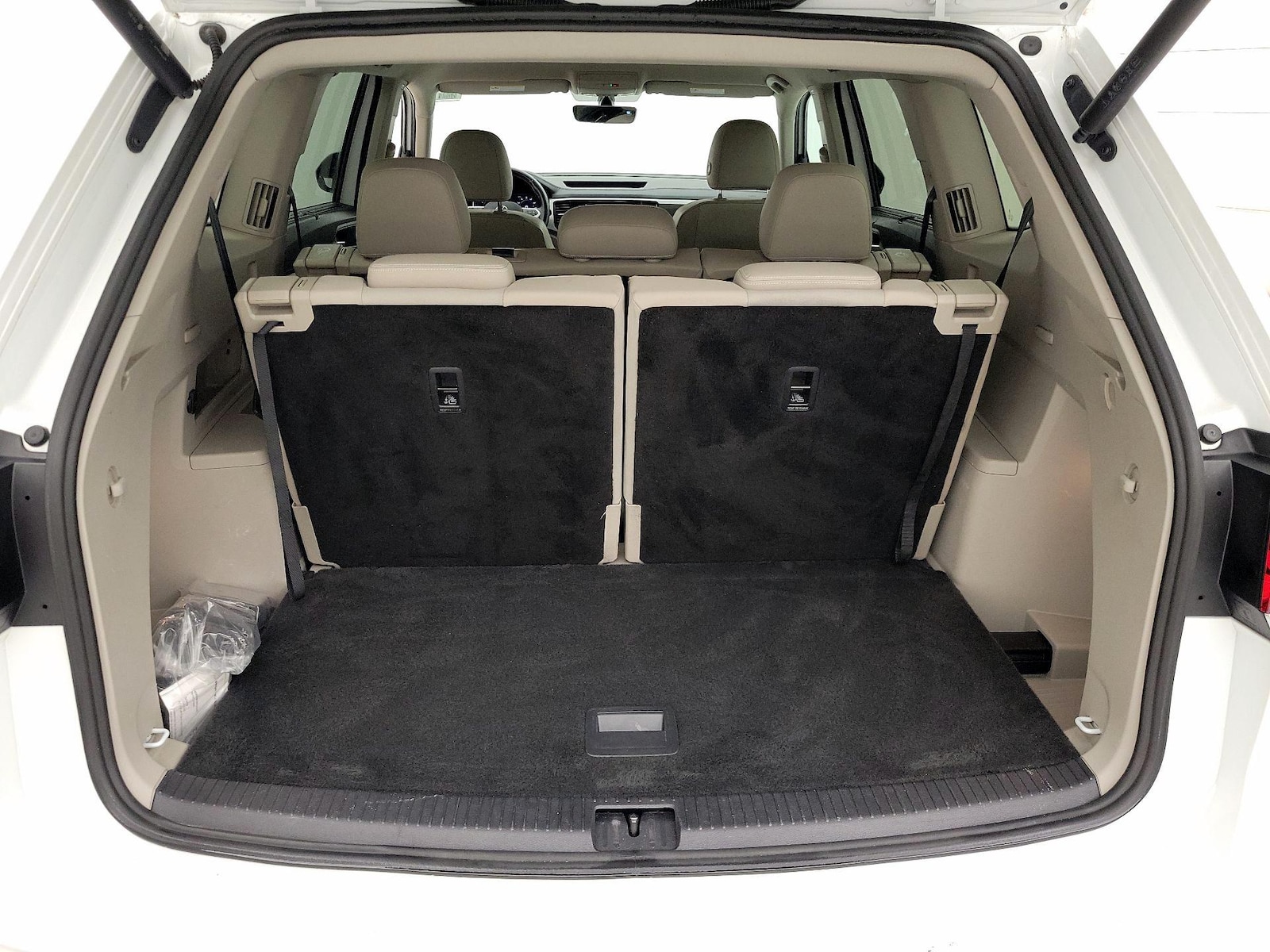 2023 Volkswagen Atlas SE w/Tech - Photo 22